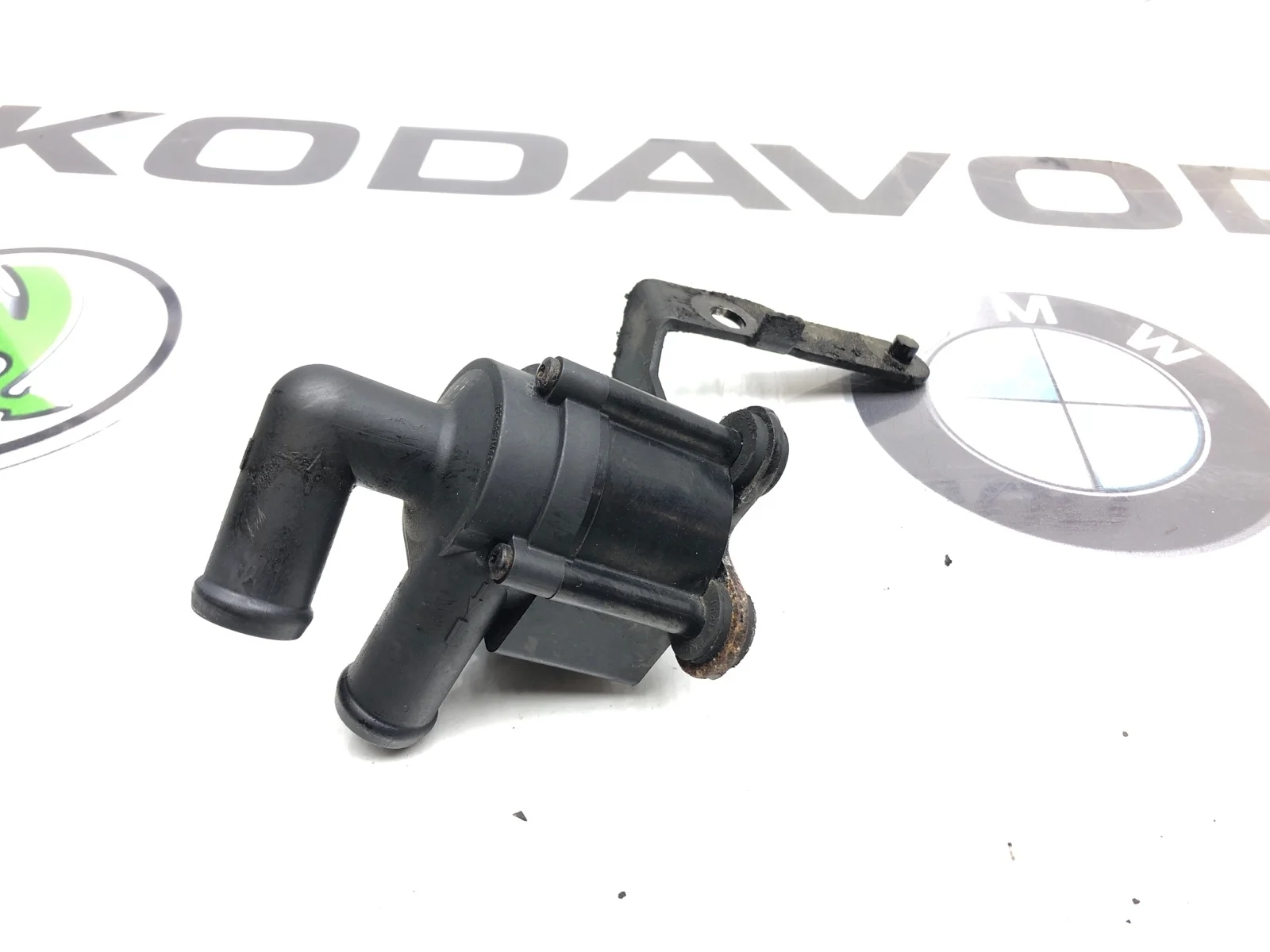 Дополнительная помпа Skoda Octavia RS 2010 5N0965561 A5 (1Z) 2.0 CEGA