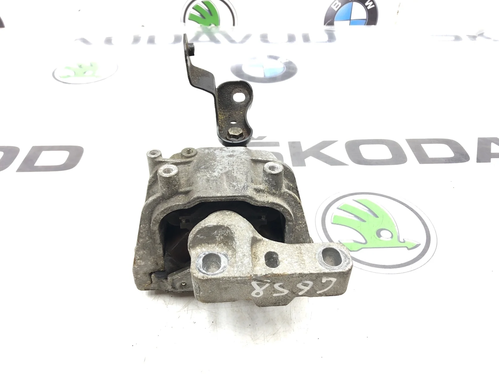 Опора двигателя Skoda Yeti 2013 1K0199262CN 5L 2.0 CFHC, правая