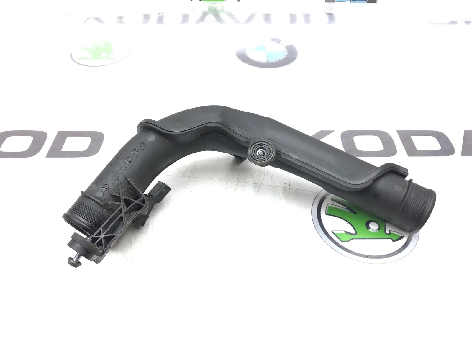 Патрубок интеркулера Skoda Yeti 2013 1K0145770AE 5L 2.0 CFHC