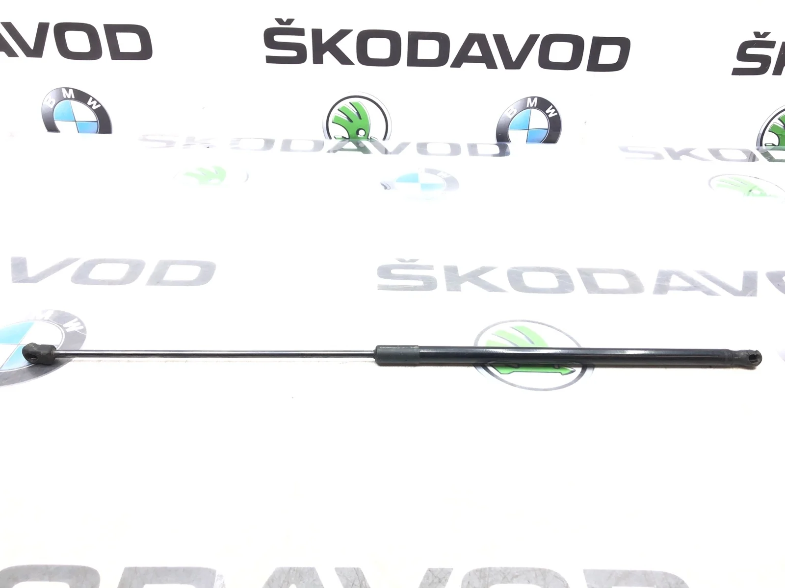 Амортизатор капота Skoda Superb 2015 3T0823359 2 РЕСТ (3T)