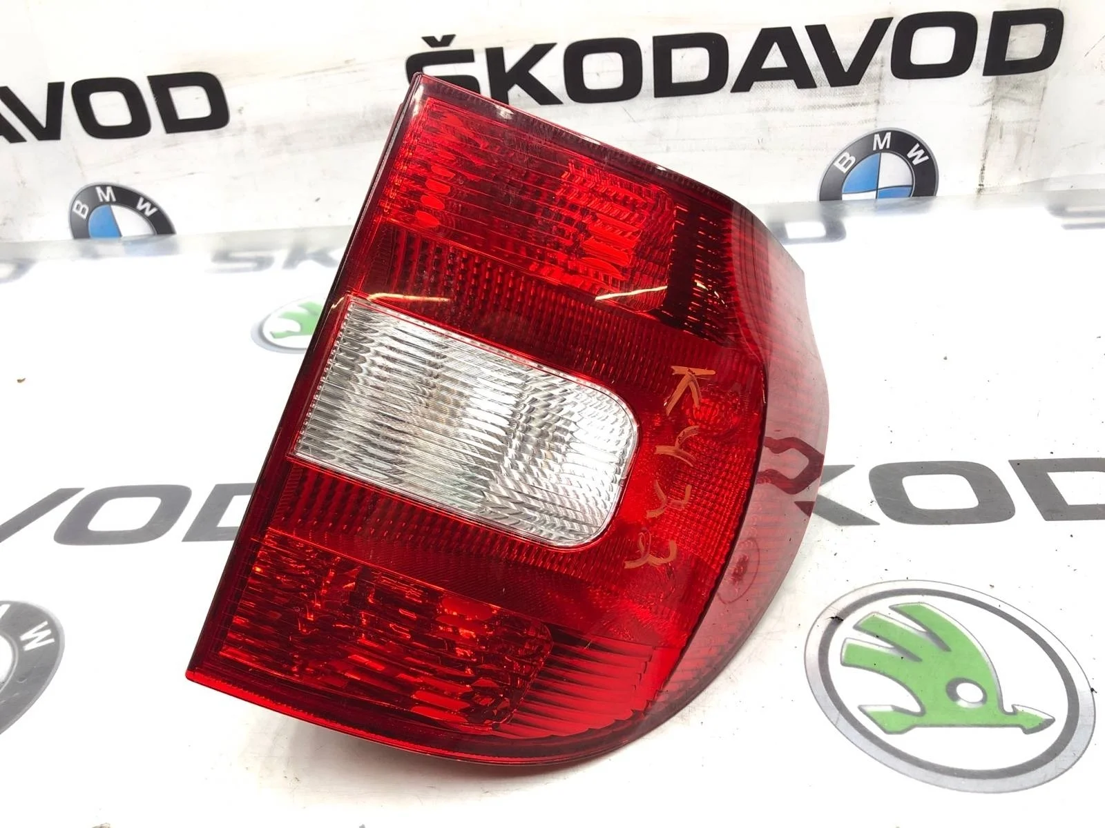 Фонарь Skoda Yeti 2013 5L0945112 5L 2.0 CFHC, задний правый