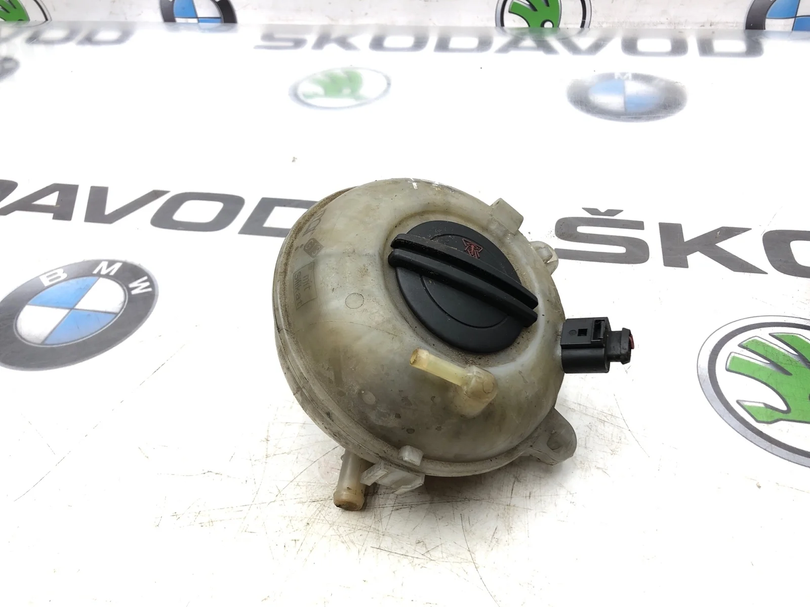 Расширительный бачок Skoda Octavia 2017 5Q0121407G A7 (5E) 1.6 DDYA
