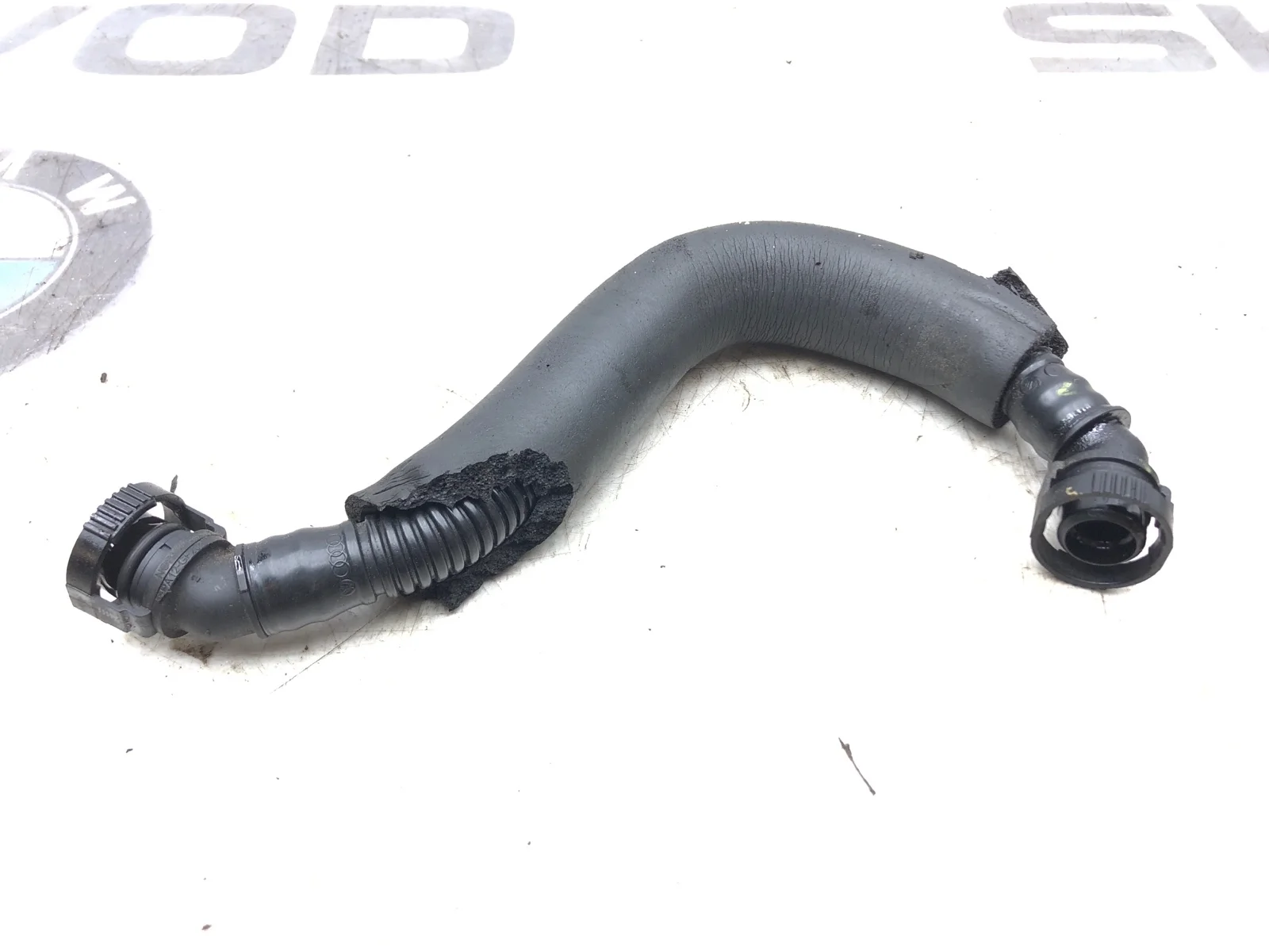 Патрубок картерных газов Skoda Octavia 2011 06J103221 A5 (1Z) 1.8 CDAB