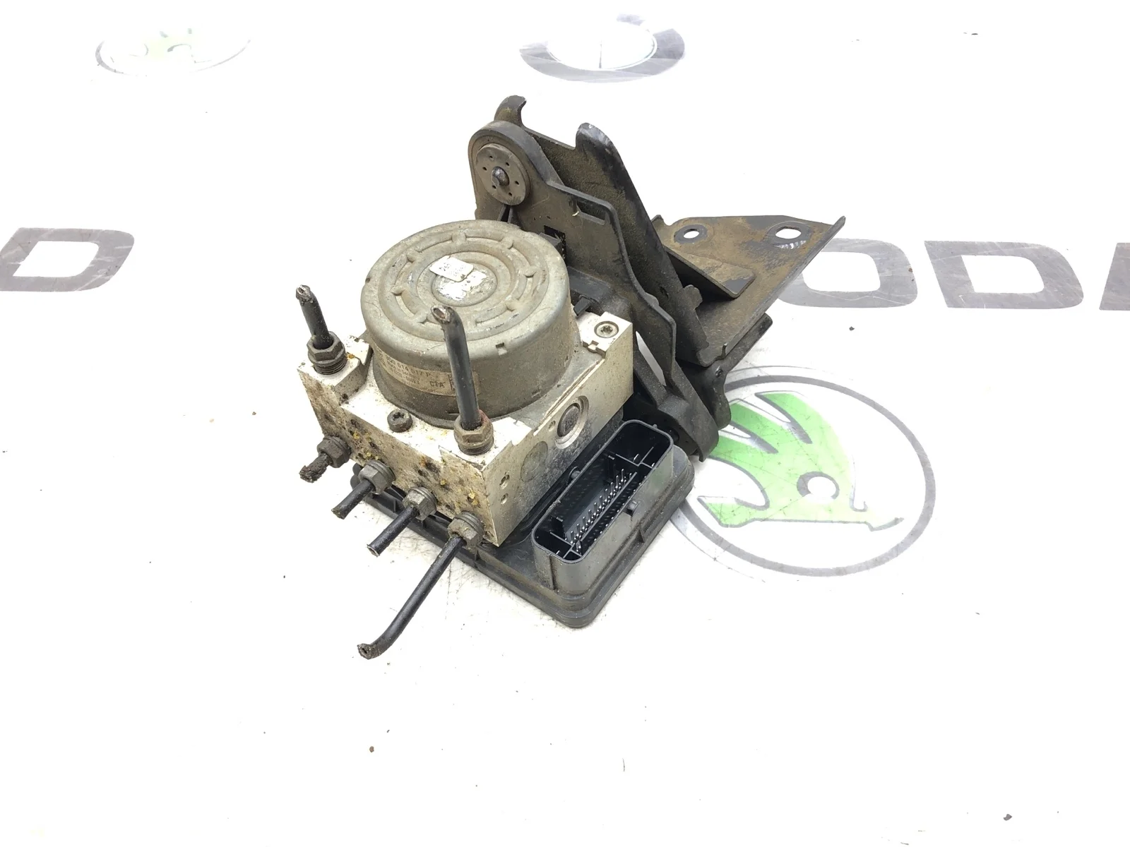 Блок ABS Skoda Octavia 2015 3Q0907379P A7 (5E) 1.2 CJZA