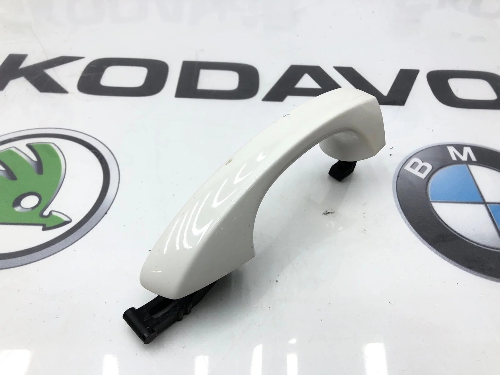 Ручка двери внешняя Skoda Octavia 5G0837206N A7 (5E), передняя правая