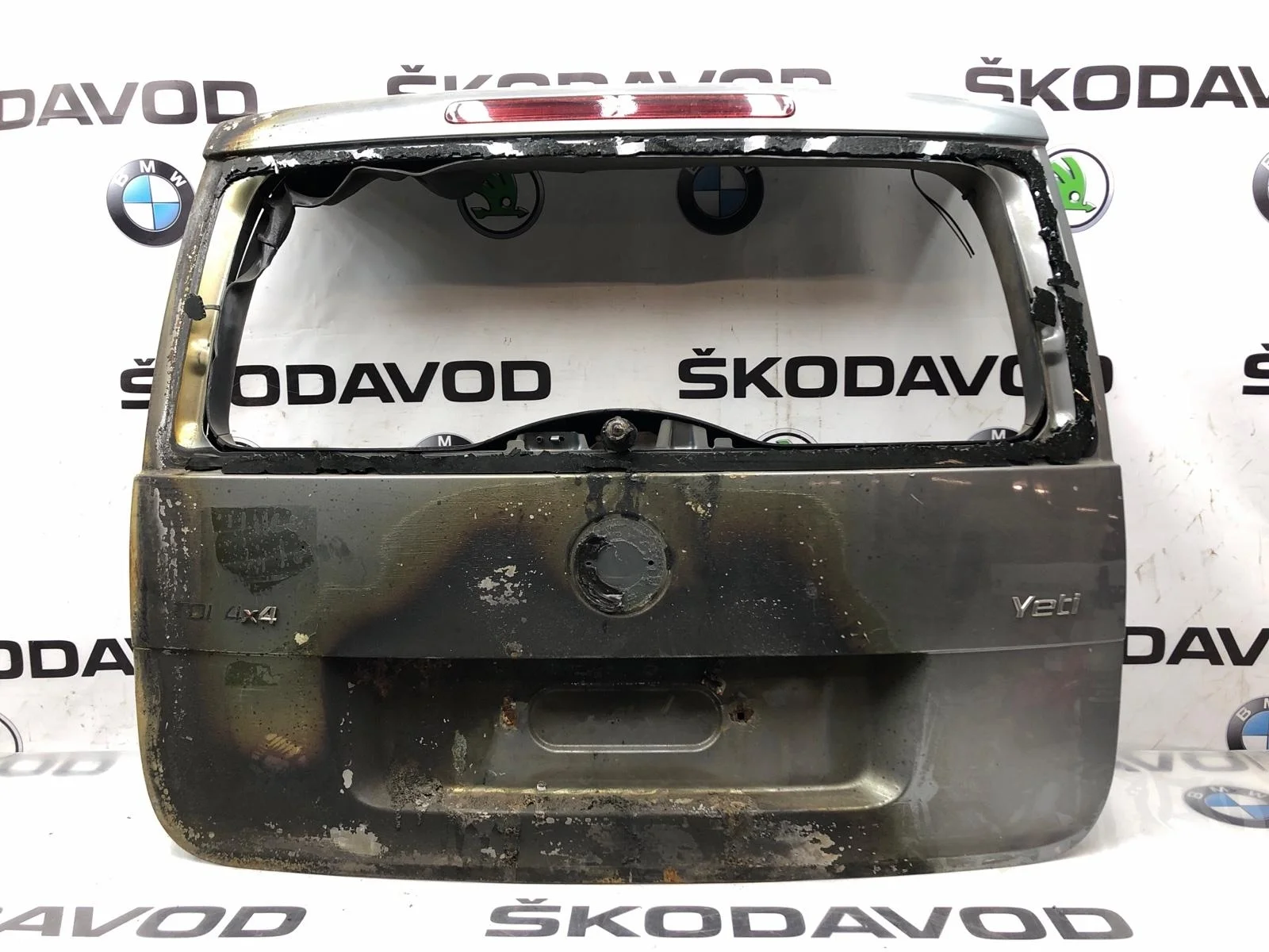 Крышка багажника Skoda Yeti 2010 5L6827025D 5L 2.0 CFHF