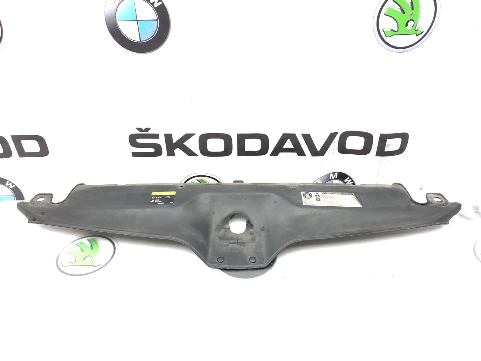 Накладка передней панели Skoda Superb 2016 3V08533439B9 3 (3V)