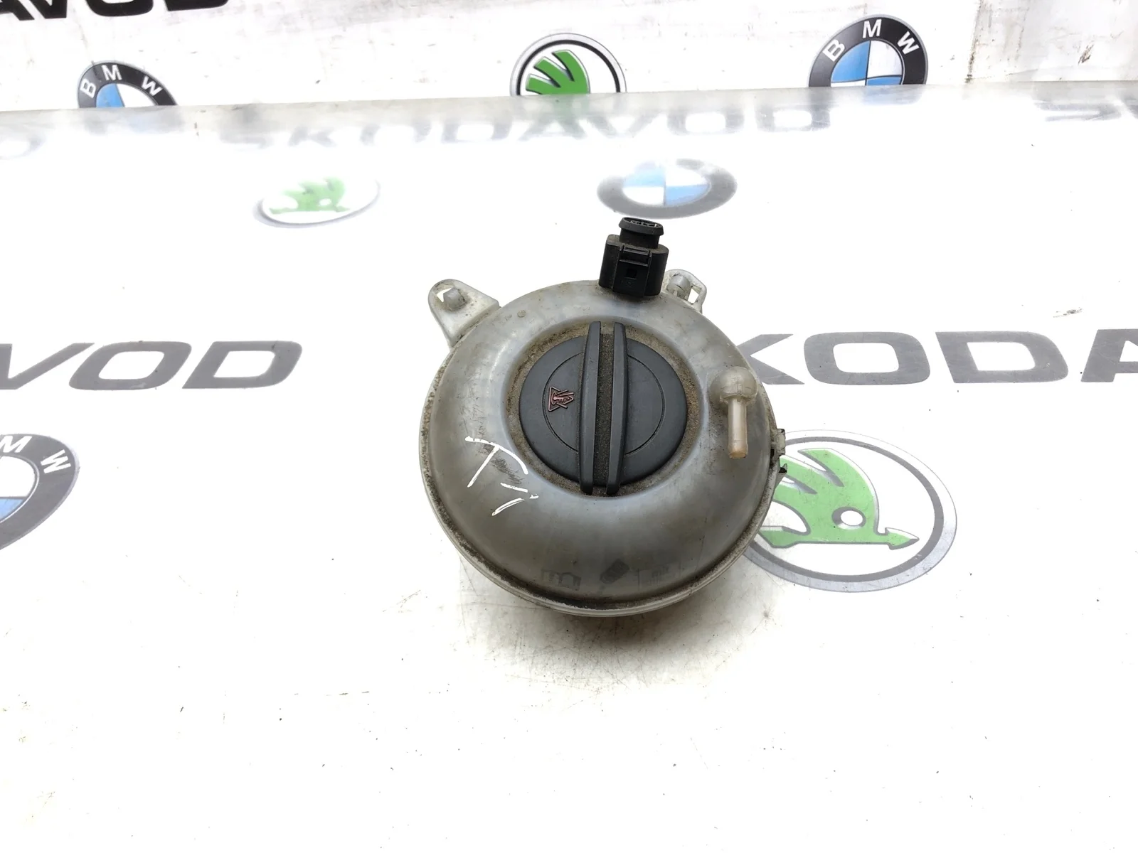 Расширительный бачок Skoda Octavia 2016 5Q0121407G A7 (5E) 1.6 CXXB