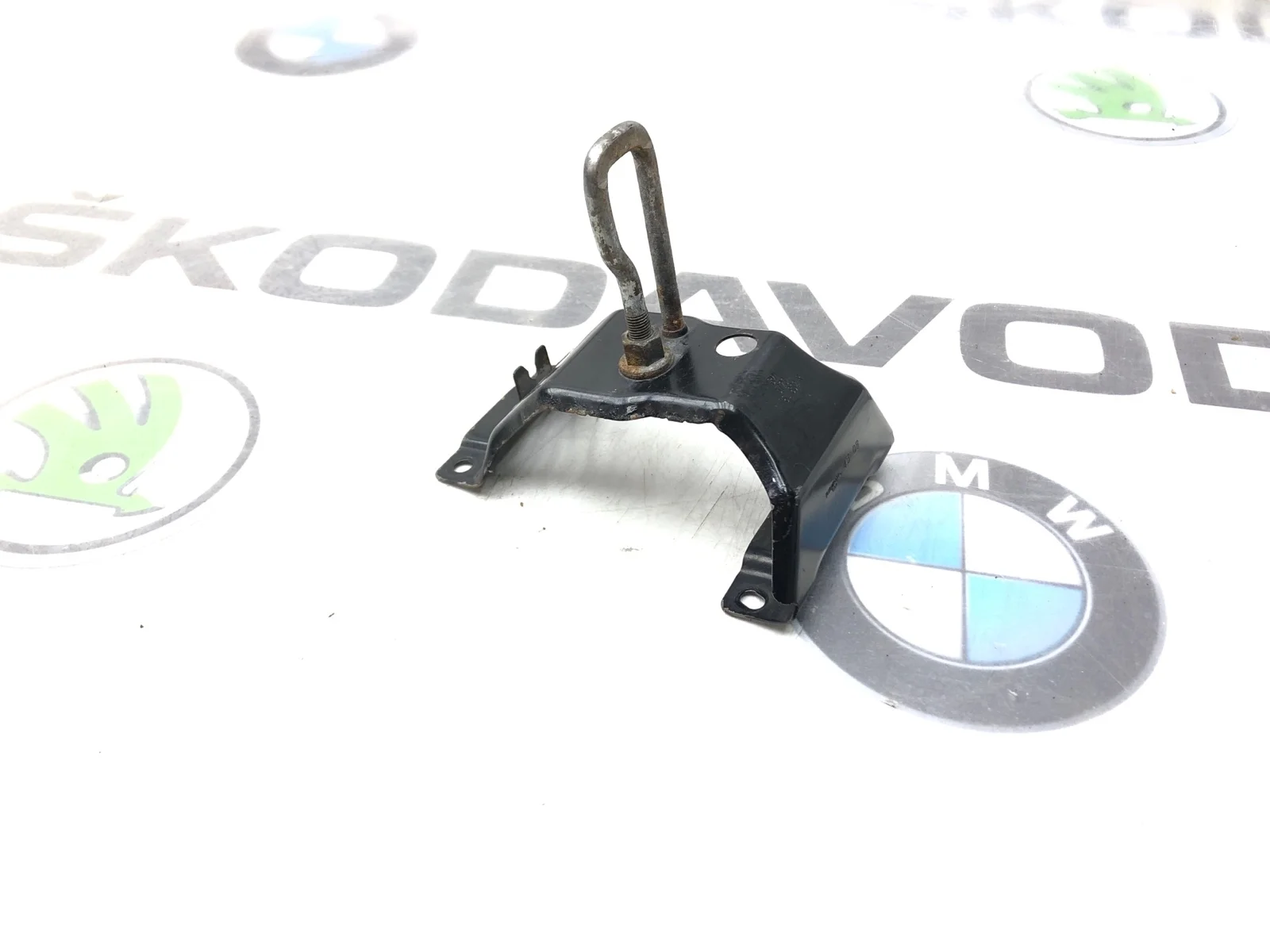 Крюк капота BMW X5 2008 51237164802 E70, правый