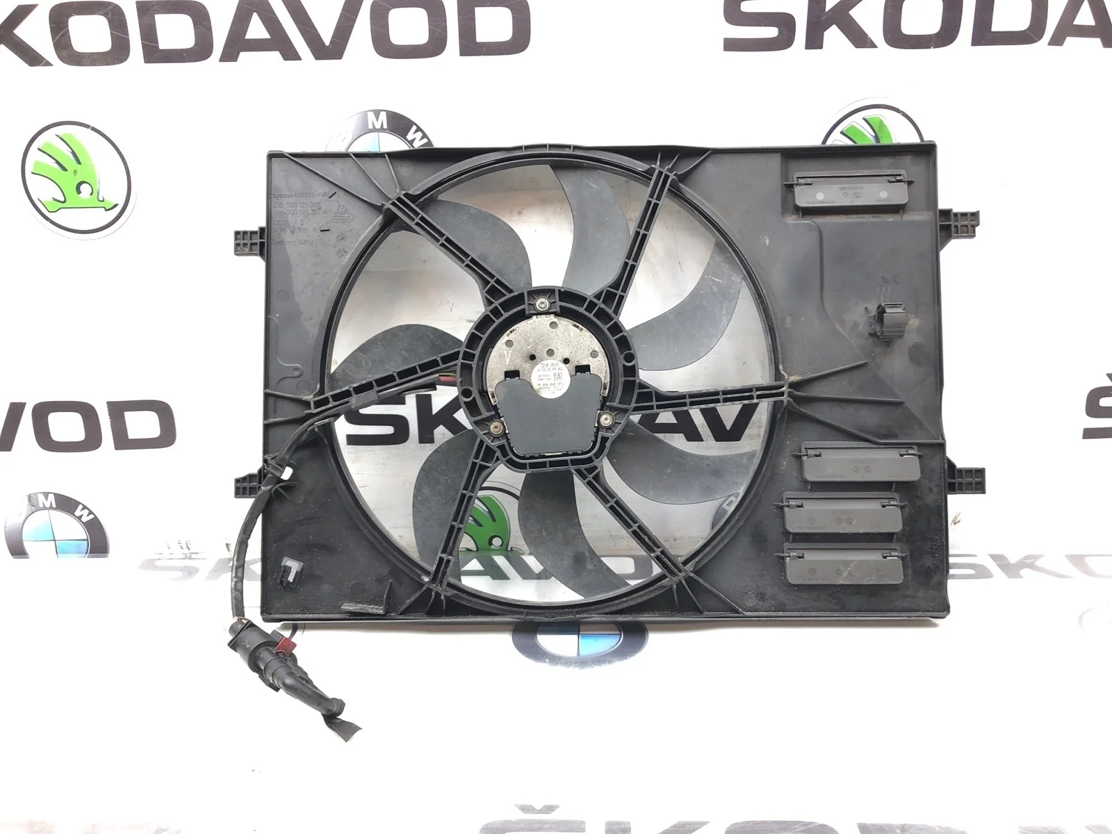 Вентилятор охлаждения радиатора Skoda Octavia 2015 5Q0121203BT A7 (5E) 1.6 TDI CLH
