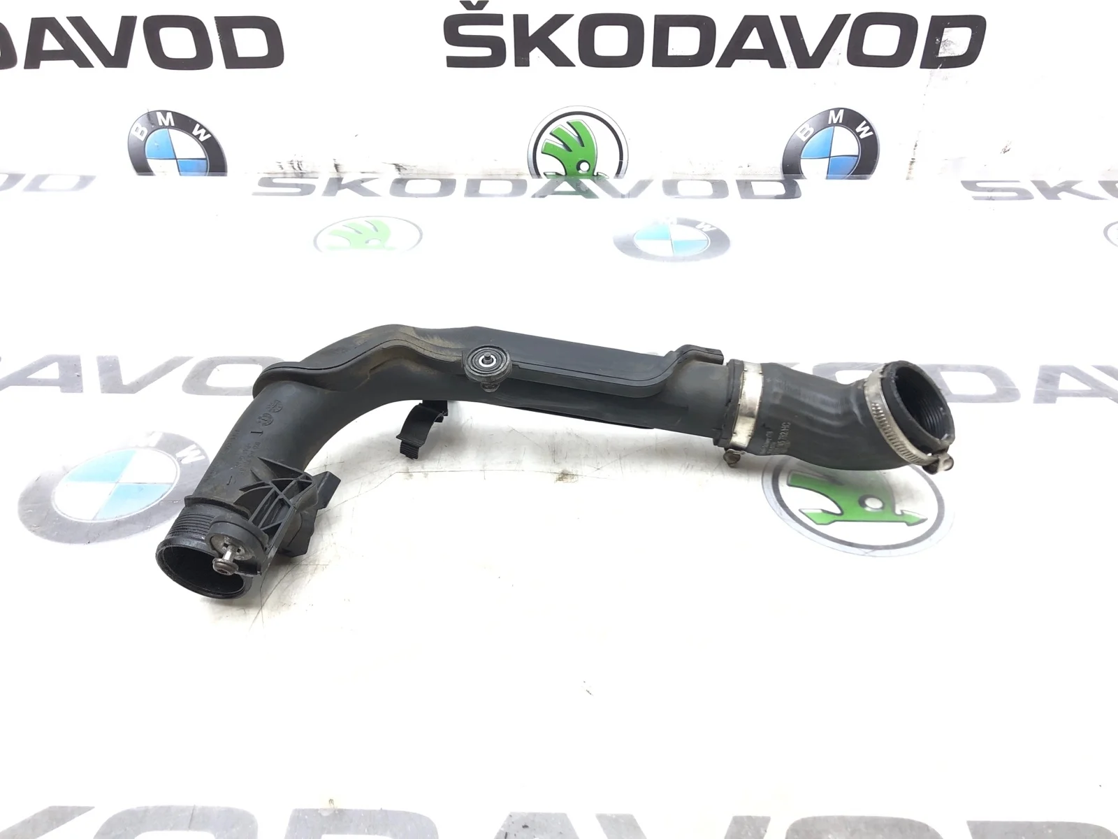 Патрубок интеркулера Skoda Yeti 2011 1K0145770AE 5L 2.0 CFHF