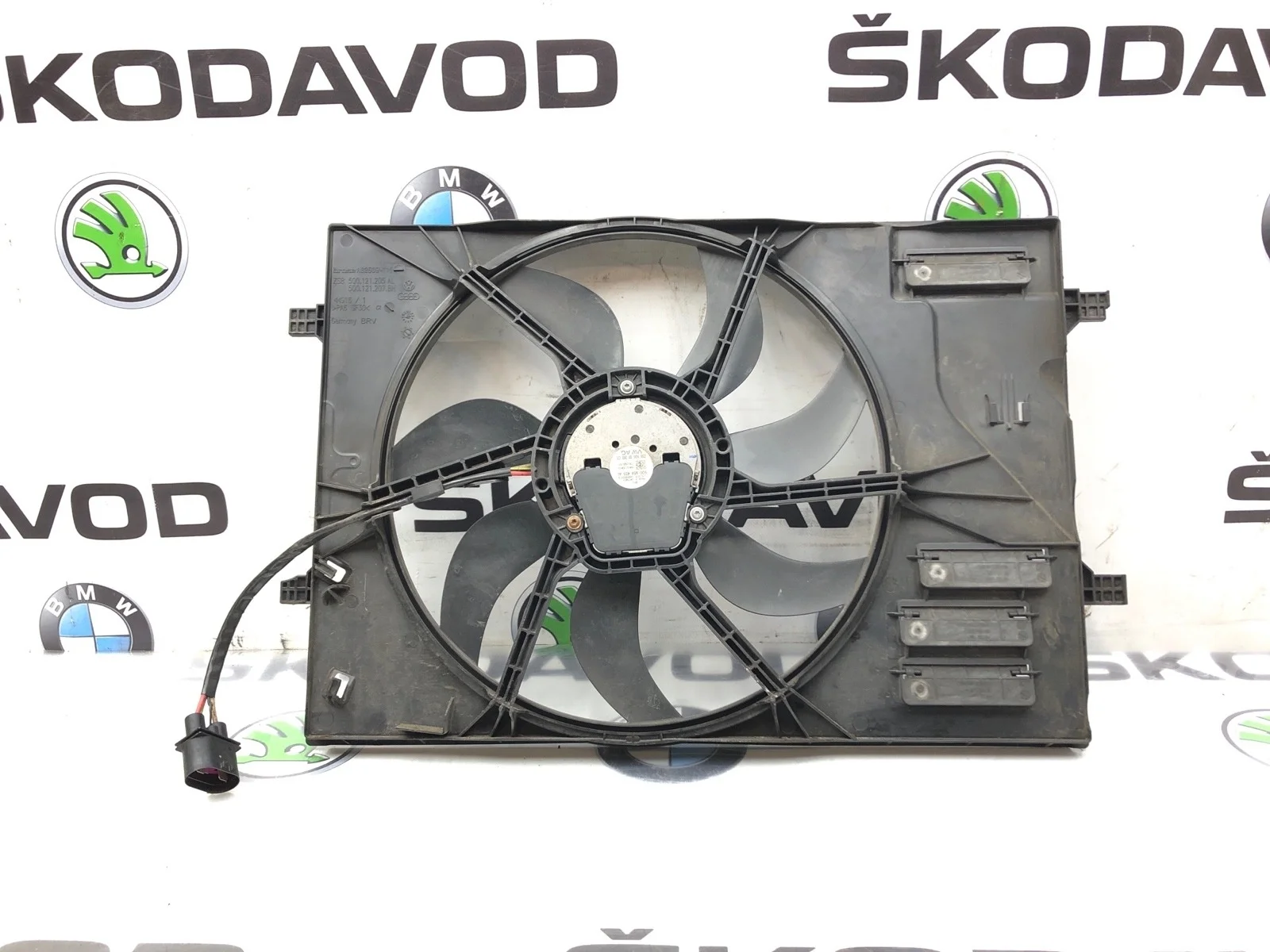 Вентилятор охлаждения радиатора Skoda Octavia 2015 5Q0121203CS A7 (5E) 1.2 CYVB