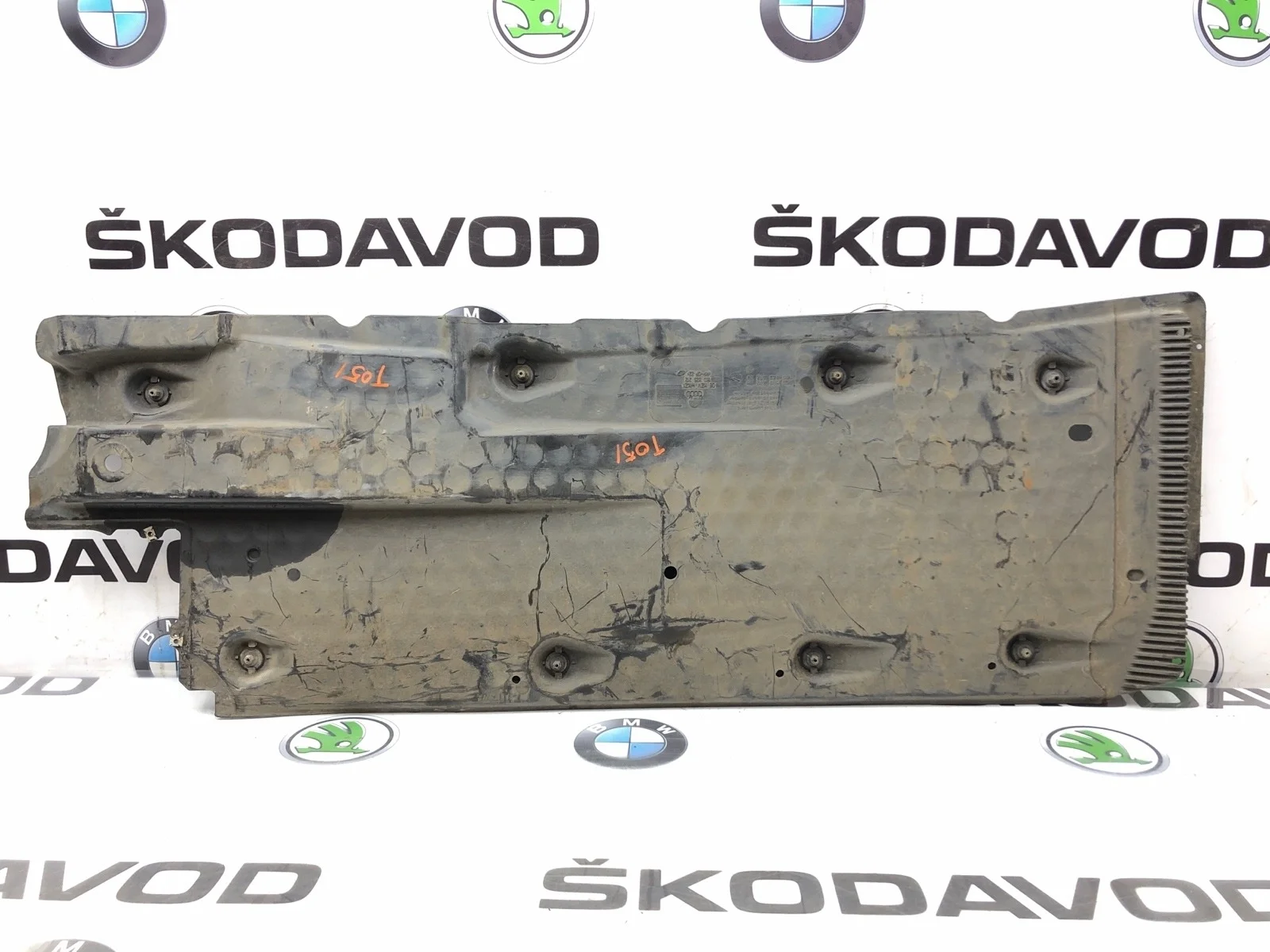 Защита днища Skoda Yeti 2014 1K0825202BF 5L 2.0 CFHC, правая