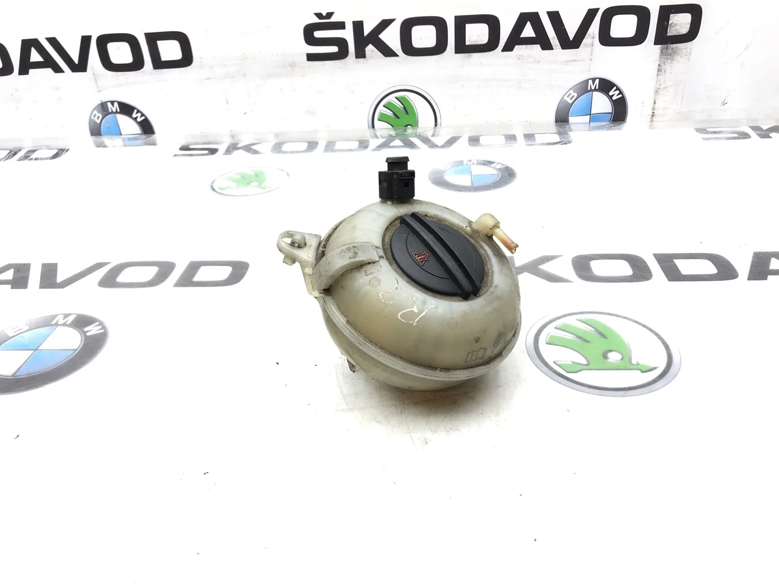 Расширительный бачок Skoda Octavia 2014 5Q0121407G A7 (5E)