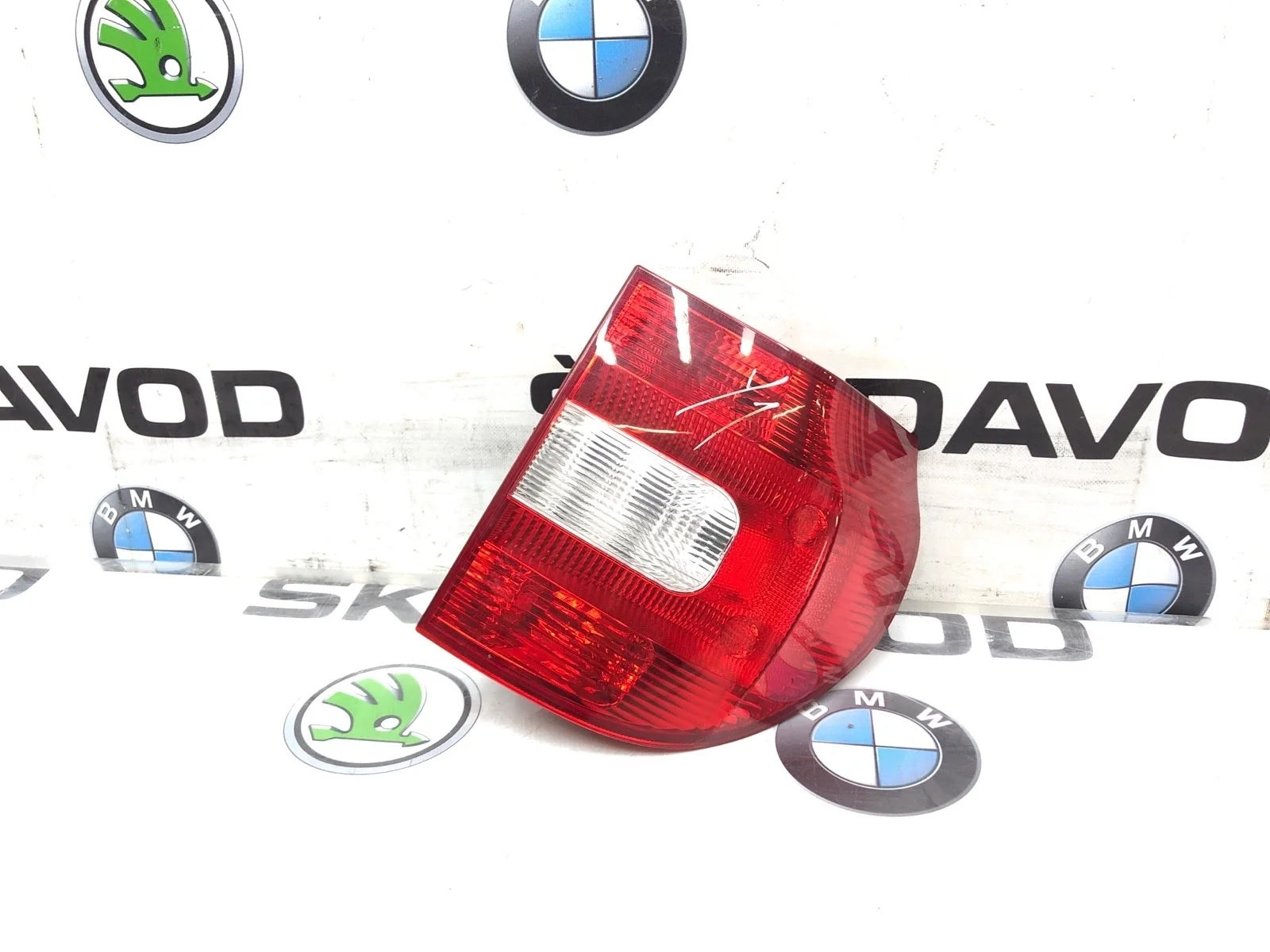 Фонарь Skoda Yeti 2011 5L0945112 5L 2.0 CFHC, задний правый