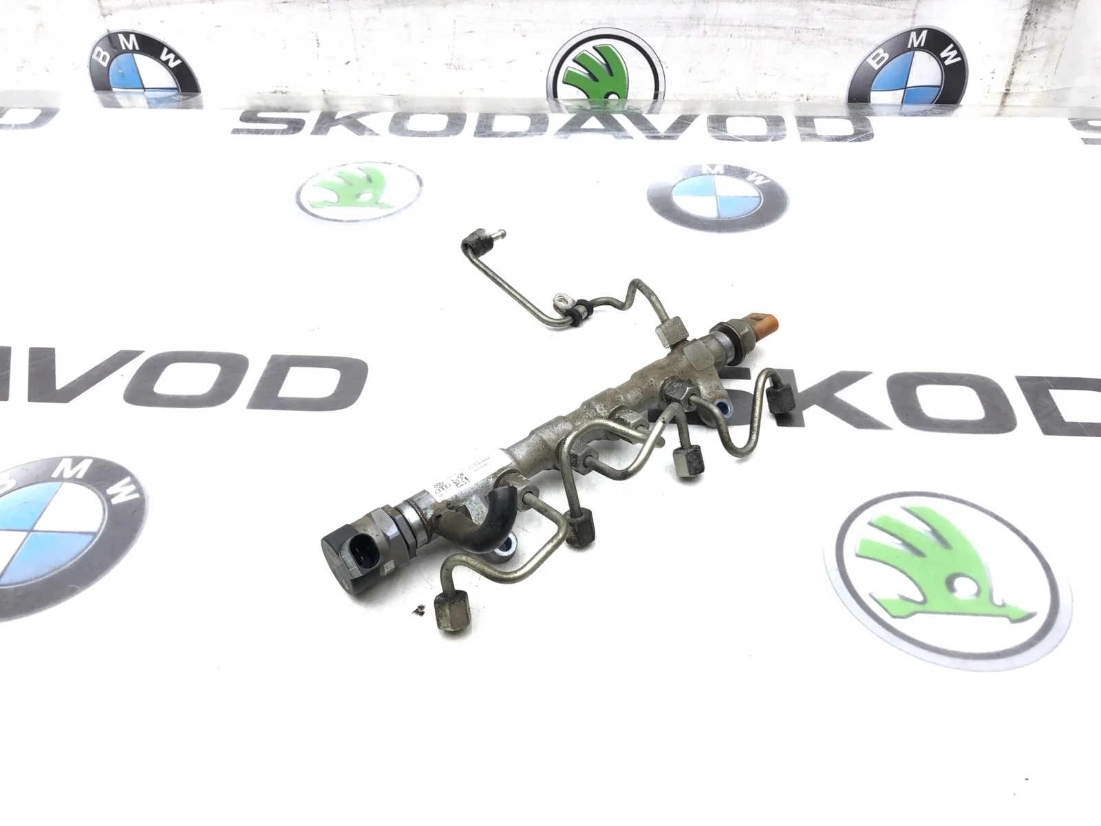 Топливная рампа Skoda Yeti 2011 03L130089P 5L 2.0 CFHC