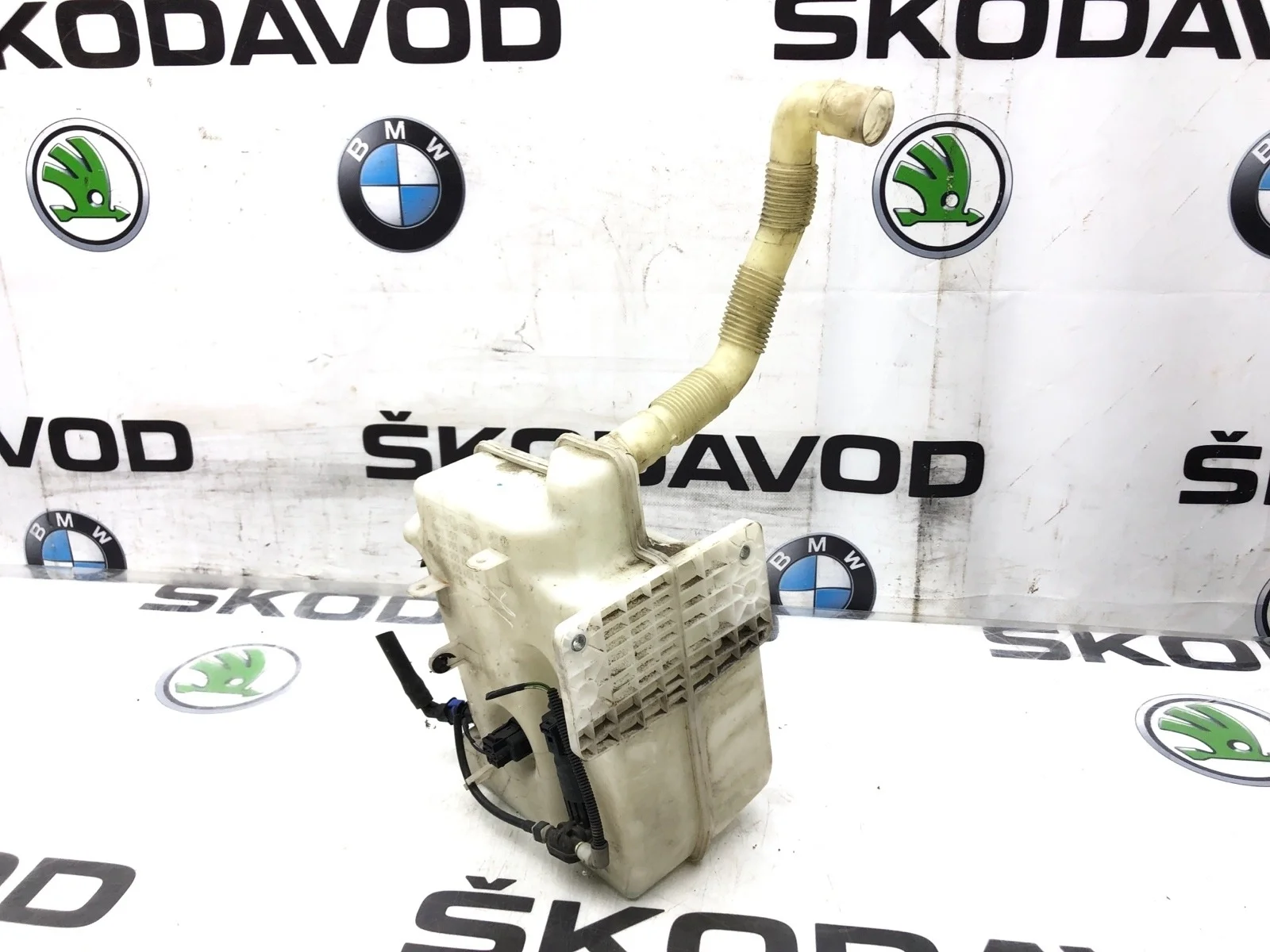 Бачок омывателя Skoda Yeti 2011 1K0955453S 5L 2.0 CFHC