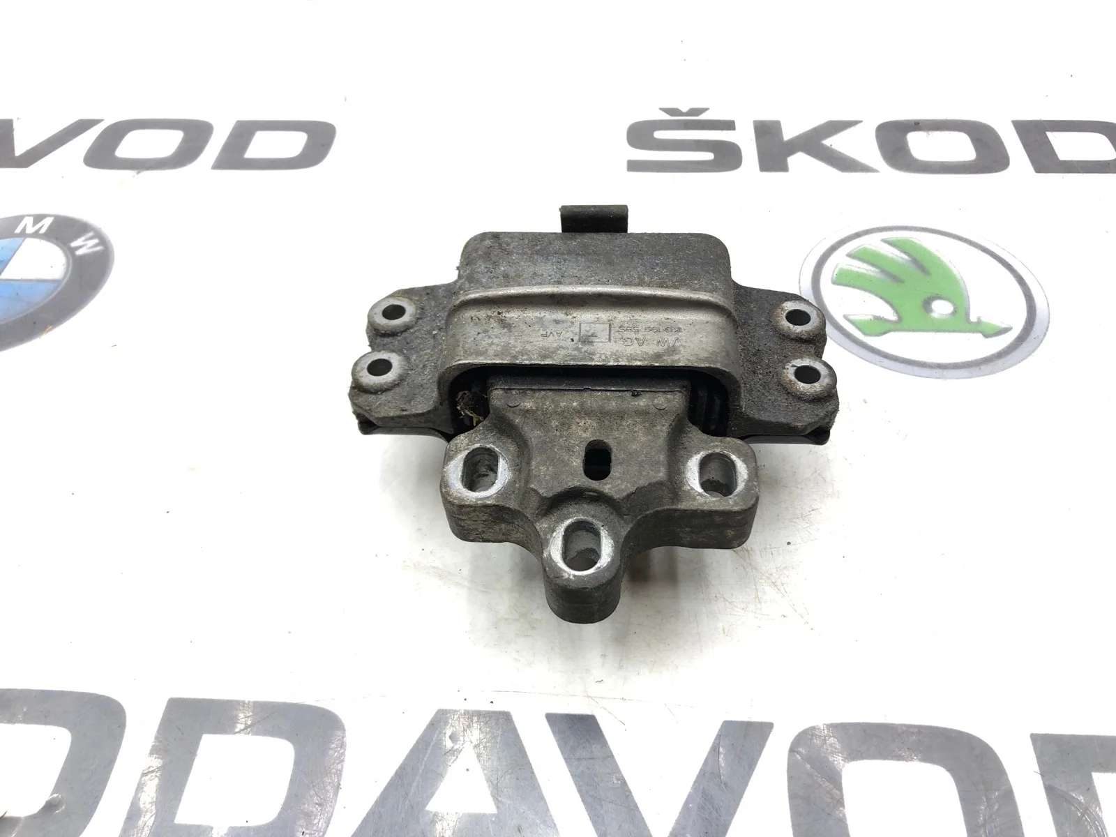 Опора МКПП Skoda Yeti 2011 1K0199555T 5L 2.0 CFHC, левая