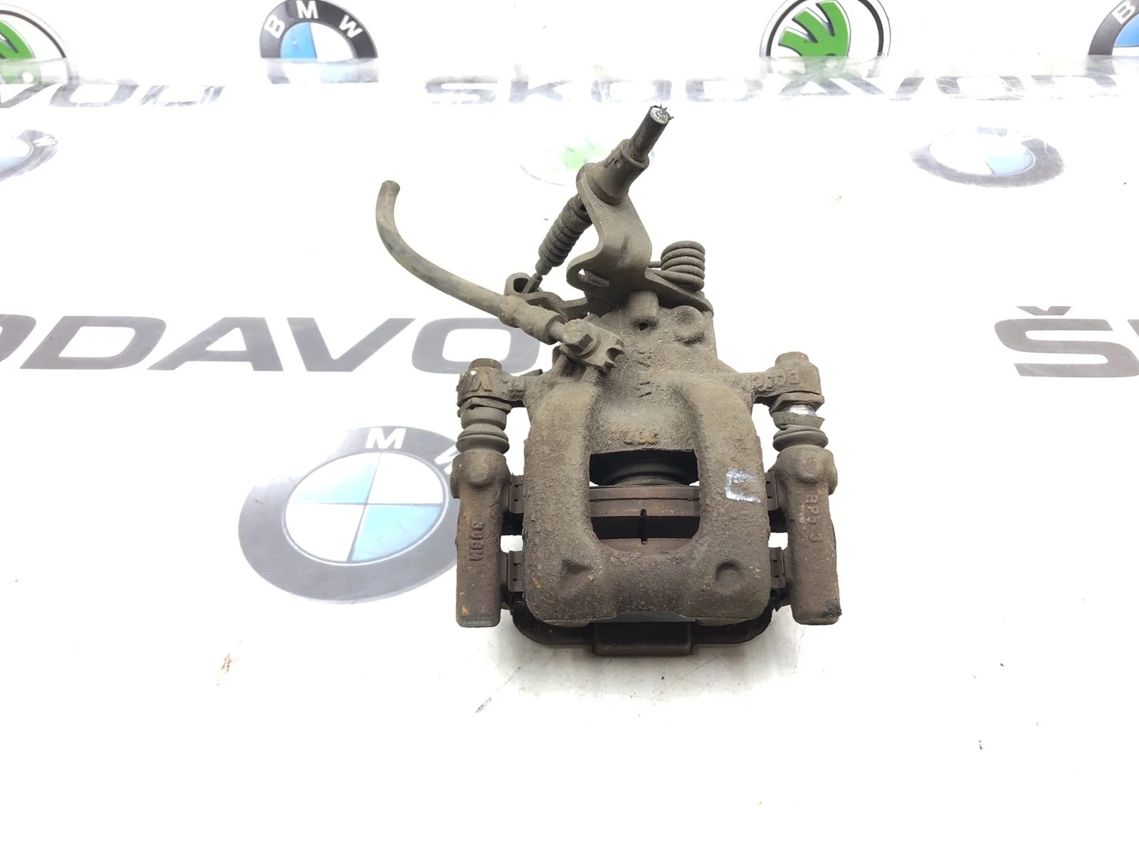 Суппорт тормозной Skoda Yeti 2011 5K0615424 5L 2.0 CFHC, задний правый