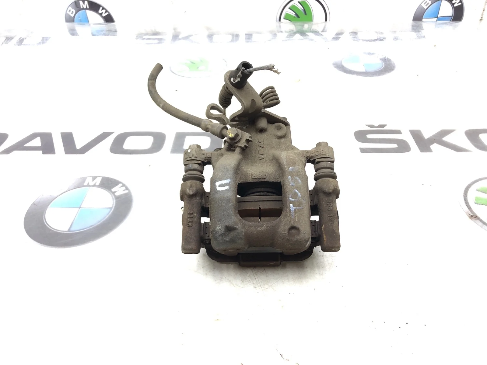 Суппорт тормозной Skoda Yeti 2014 5K0615424 5L 2.0 CFHC, задний правый