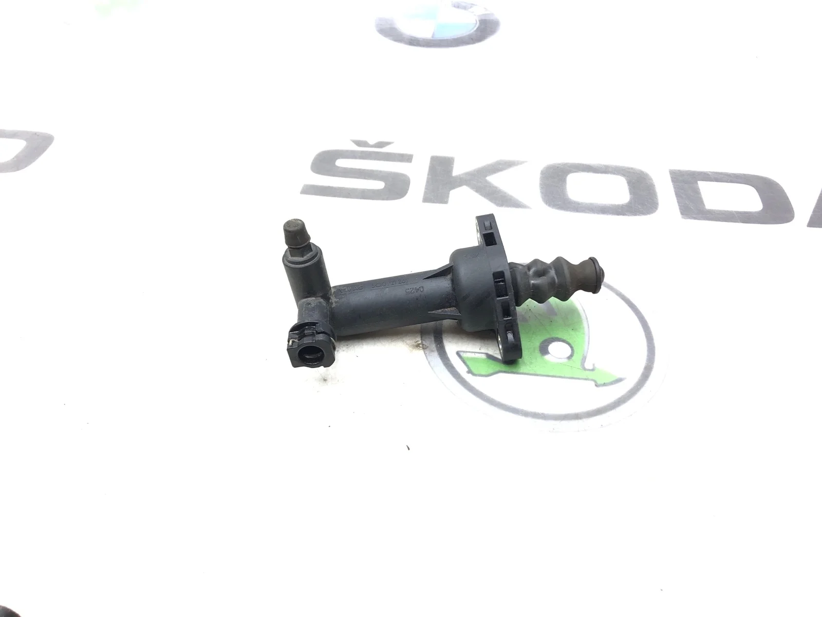 Главный тормозной цилиндр Skoda Octavia 2015 5Q0721261 A7 (5E) 1.2 CJZA