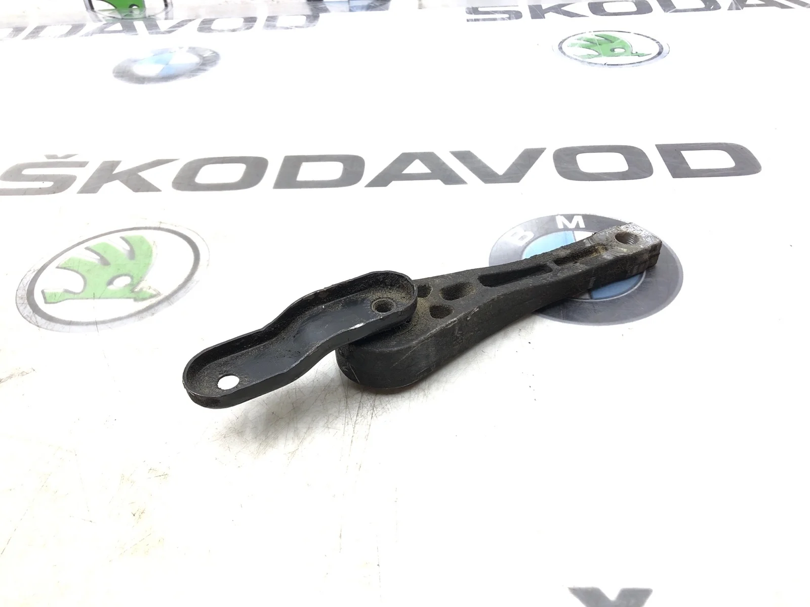 Кронштейн двигателя Skoda Octavia RS 2010 1K0199855BB A5 (1Z) 2.0 CCZA