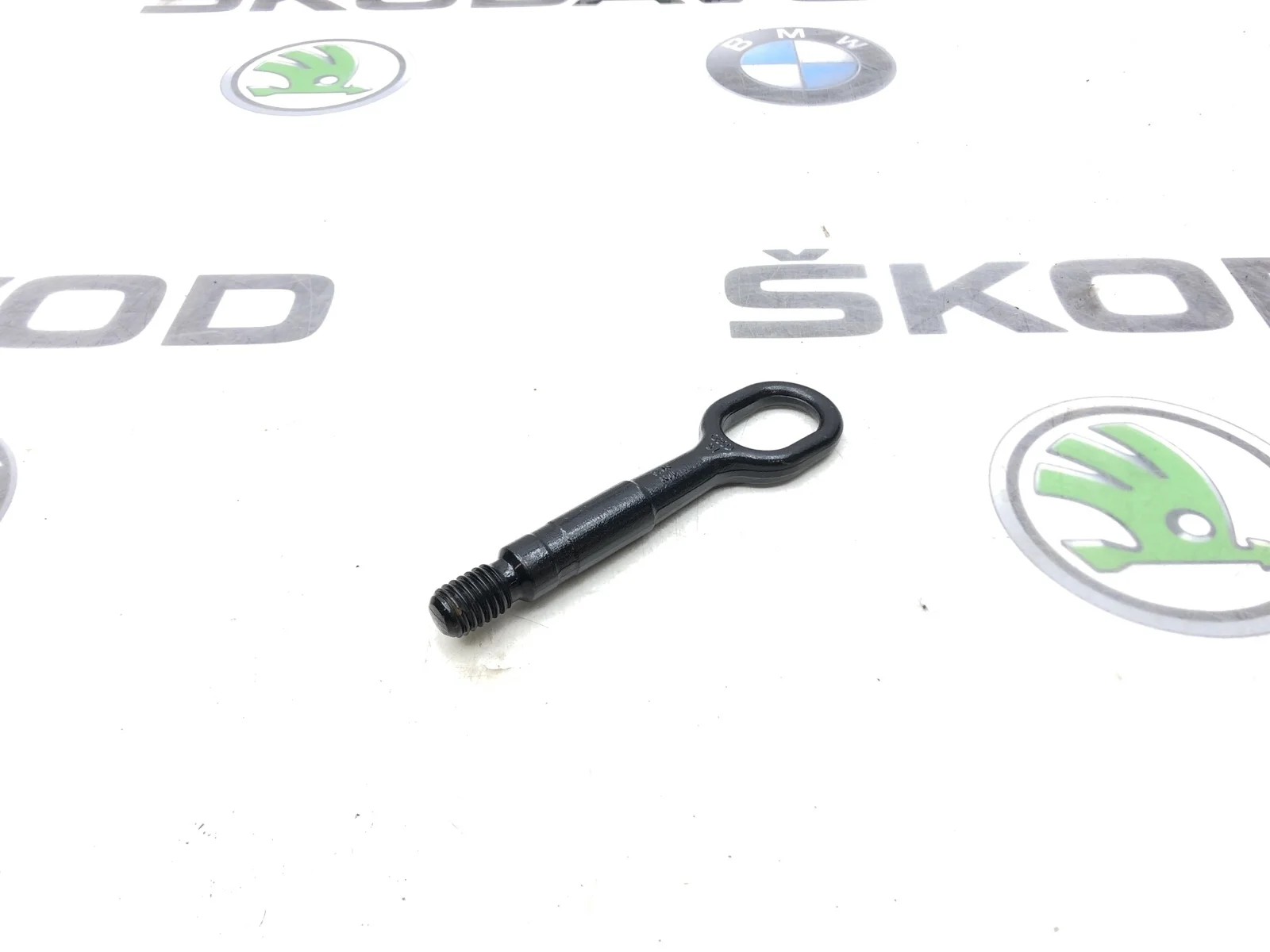Крюк буксировочный Skoda Octavia RS 2013 8K0805615 A7 (5E) 2.0 CUPA