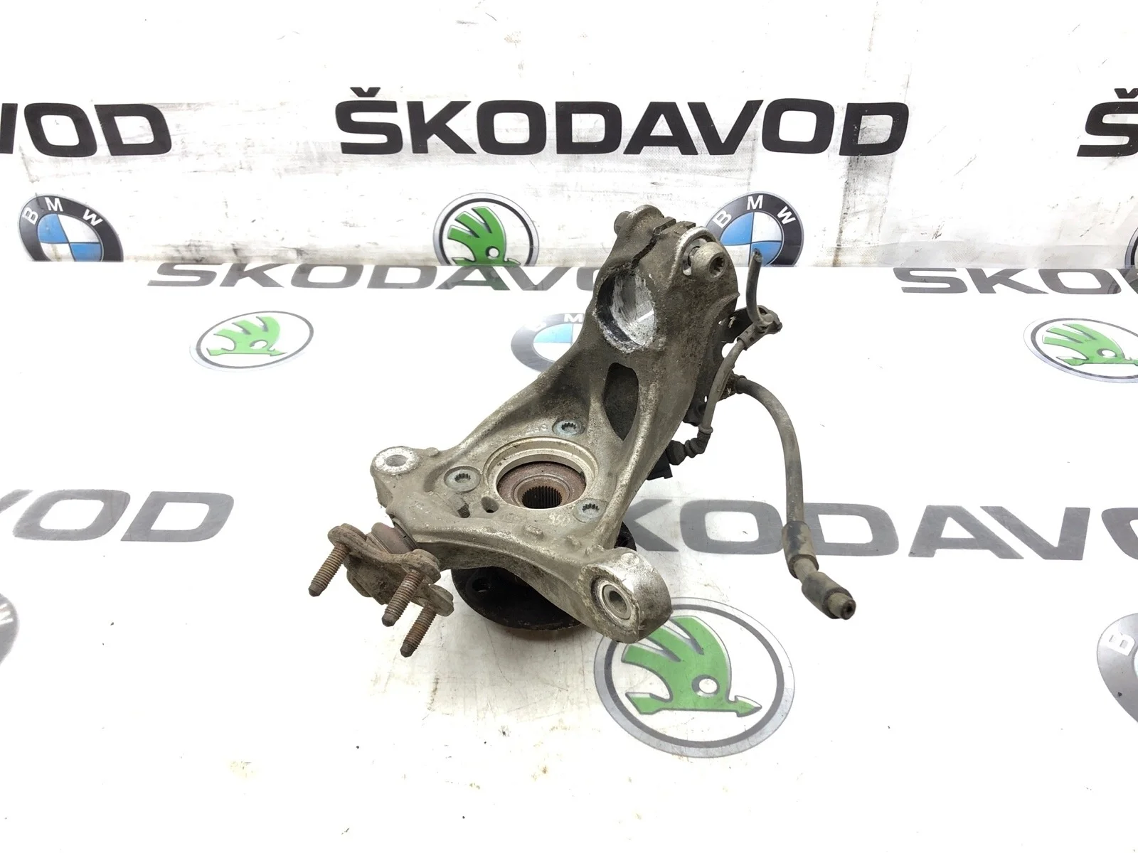 Кулак поворотный Skoda Superb 2018 5Q0407254A 3 (3V) 1.6 DCXA, передний правый