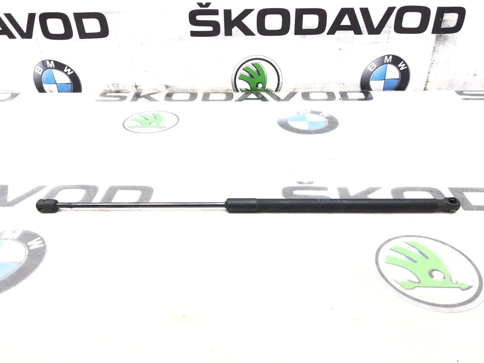 Амортизатор крышки багажника Skoda Octavia 2011 1Z5827550B A5 (1Z) 1.6 BSE