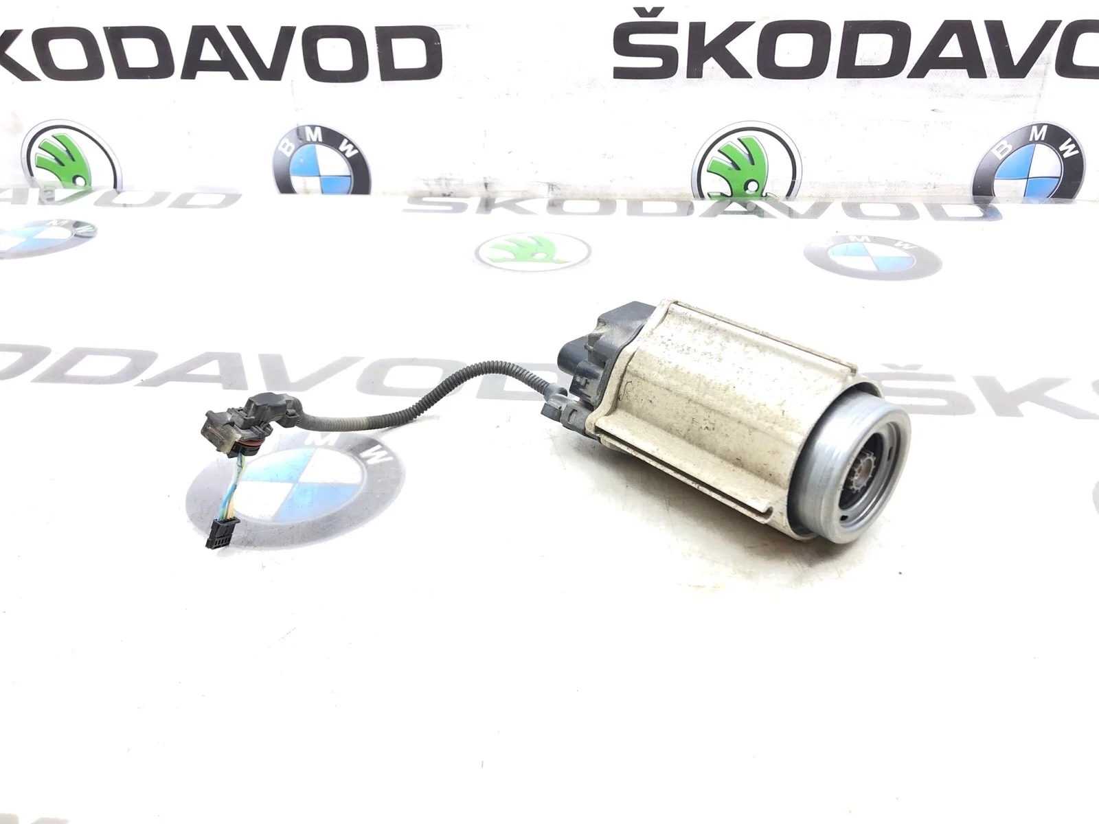 Мотор рулевой рейки Skoda Yeti 2011 1K0909144J 5L 1.8 CDAB