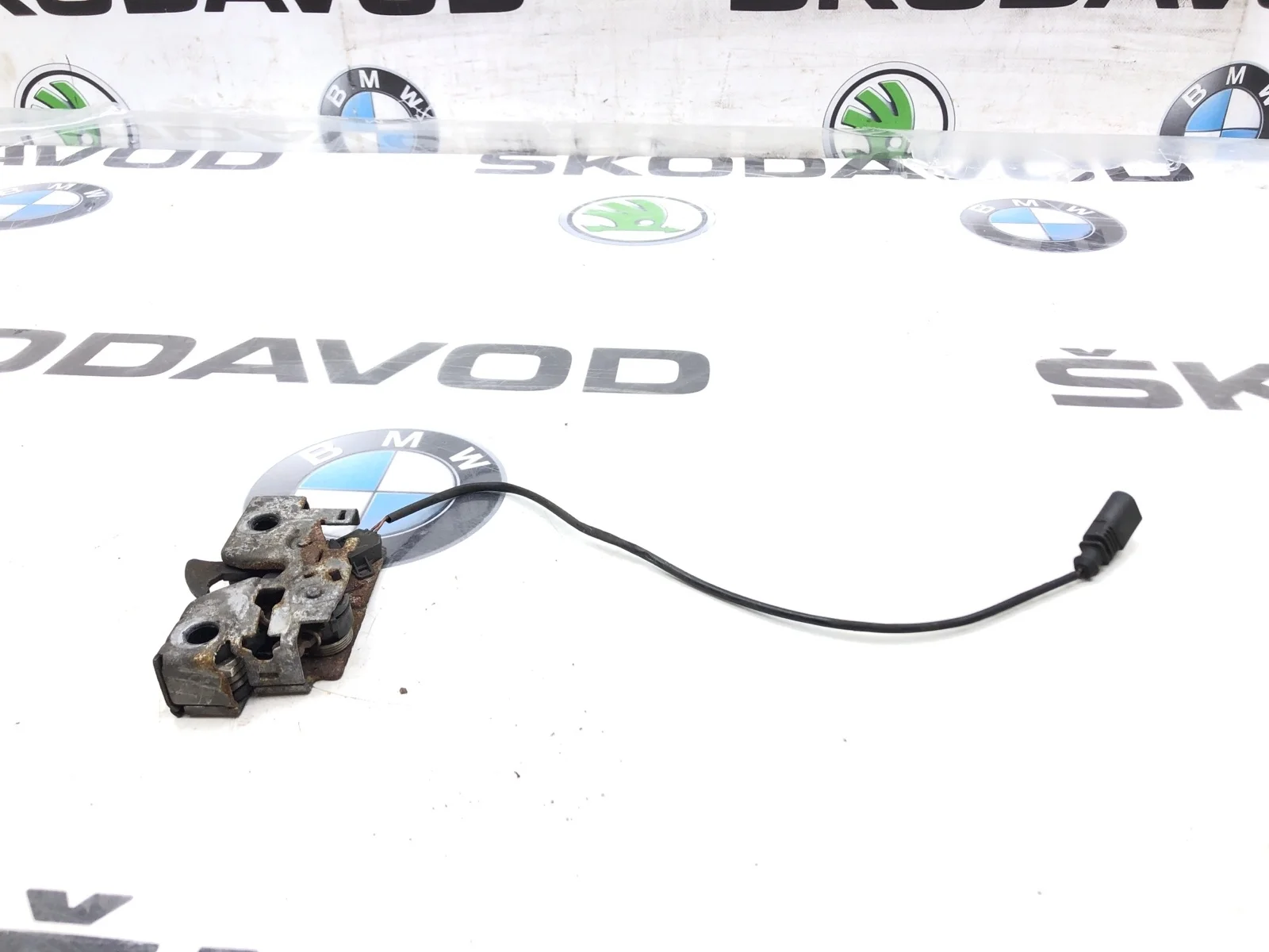 Замок капота Skoda Octavia 2017 5E0823509B A7 (5E) 1.6 DDYA