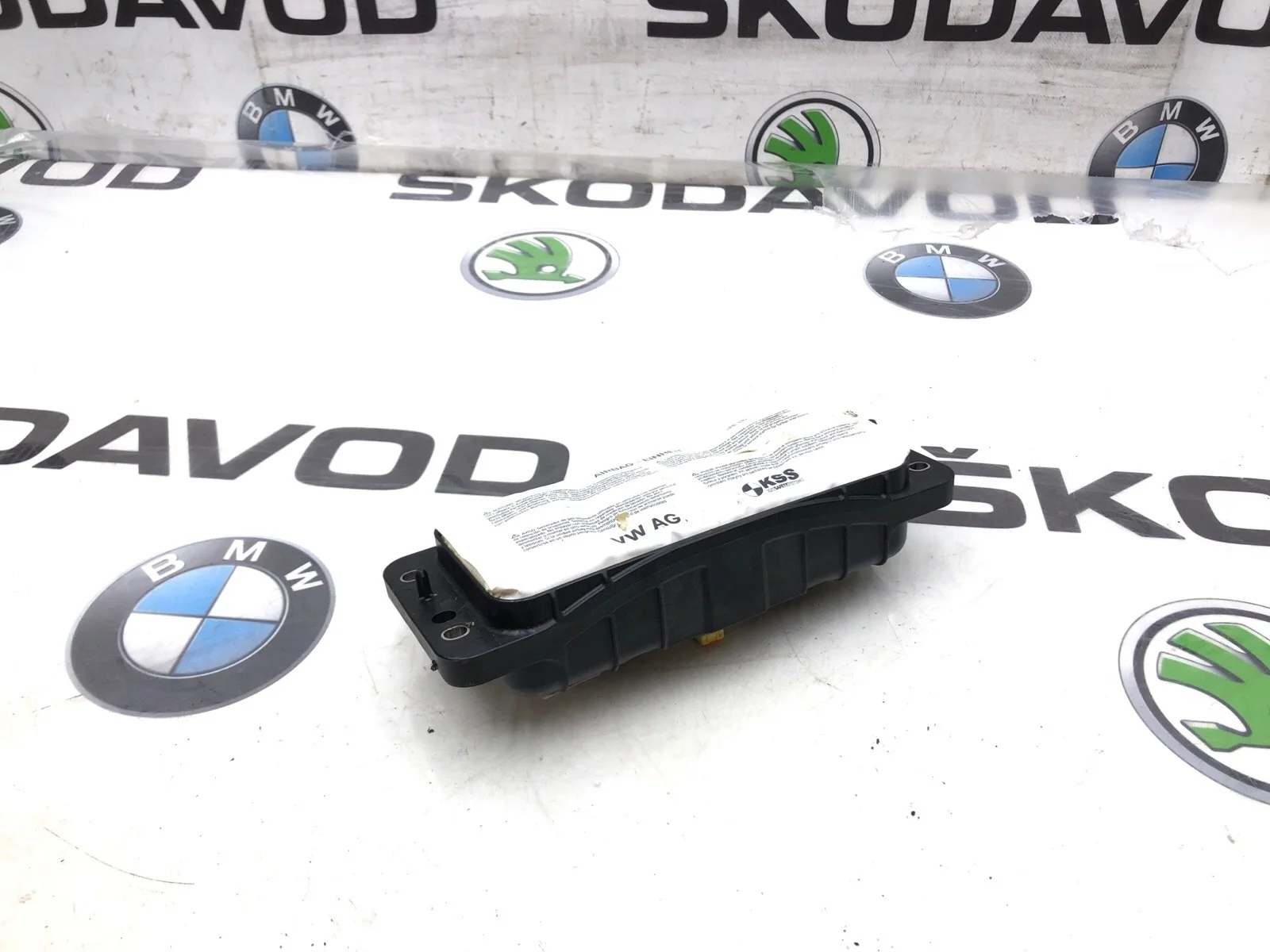 Подушка безопасности пассажира Skoda Octavia 2017 8V0880204G A7 (5E) 1.6 DDYA