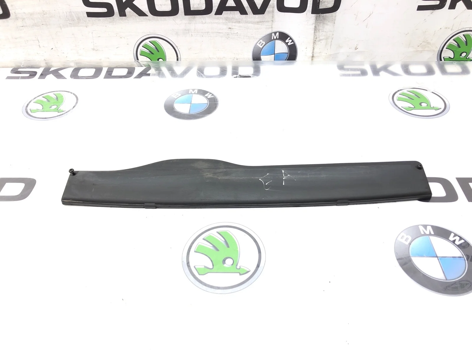 Накладка воздухозаборника Skoda Octavia 2017 5Q0129954 A7 (5E) 1.6 DDYA