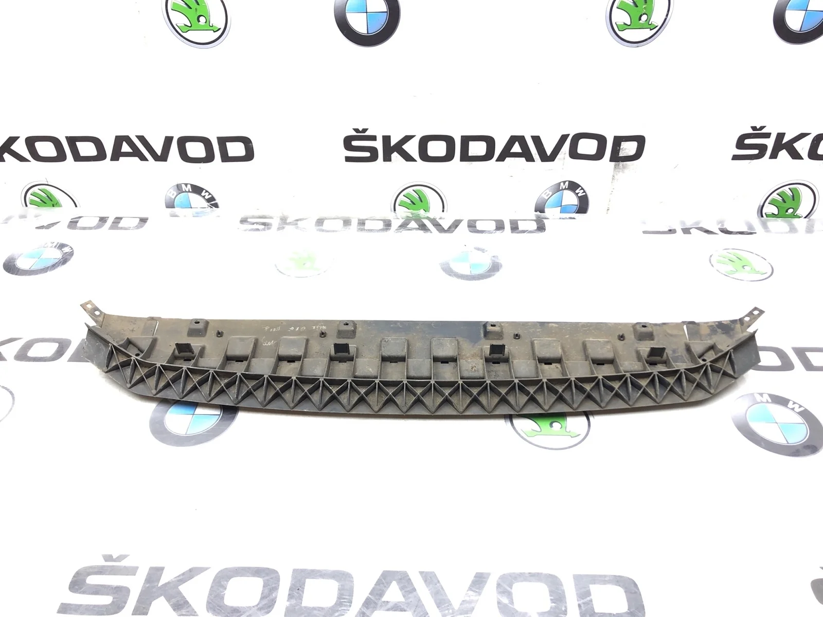 Пыльник бампера Skoda Octavia 2014 5E0807611 A7 (5E), передний