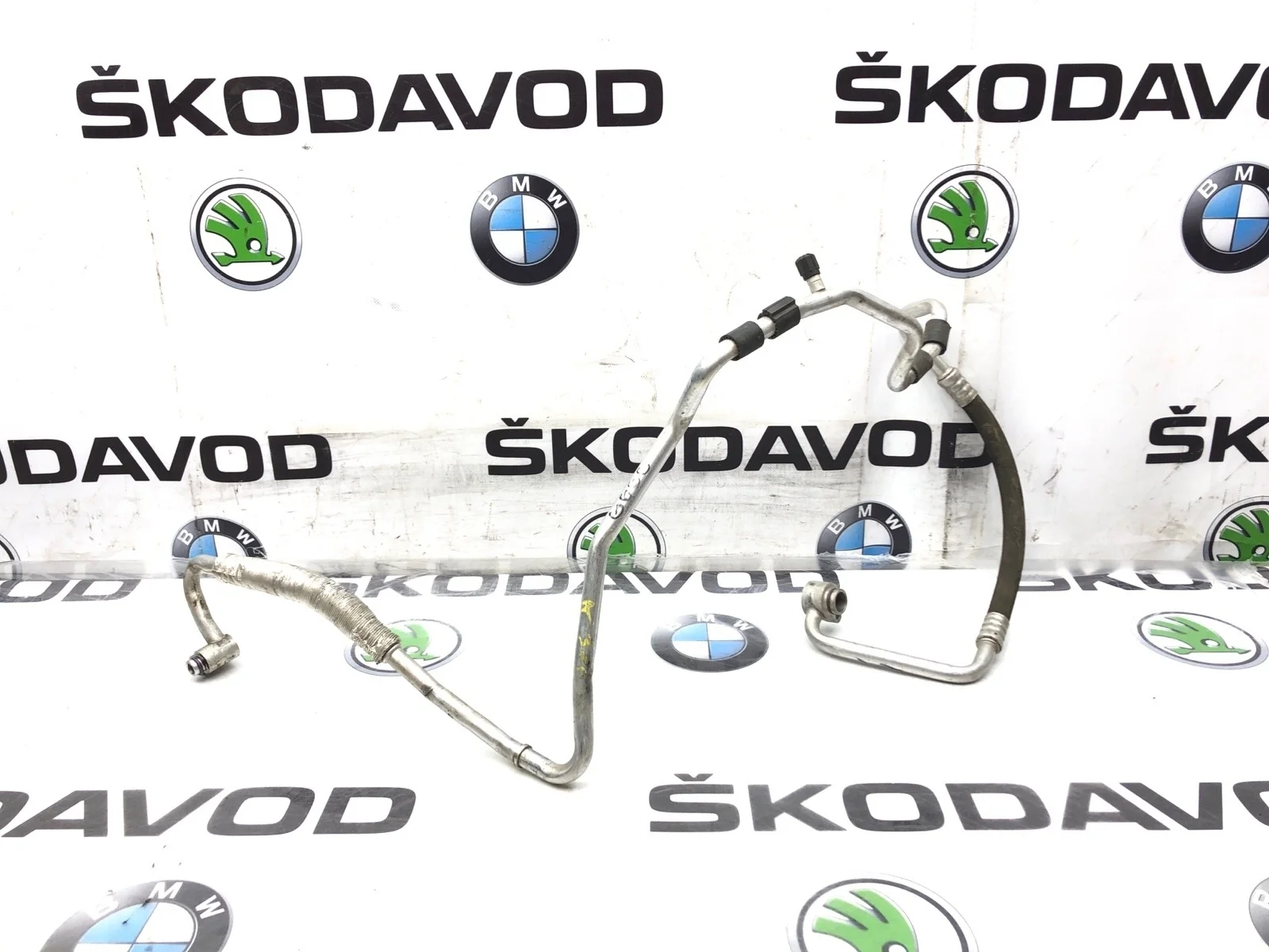 Трубка кондиционера толстая Skoda Octavia Scout 2011 1K0820743FP A5 (1Z) 1.8 CDAB