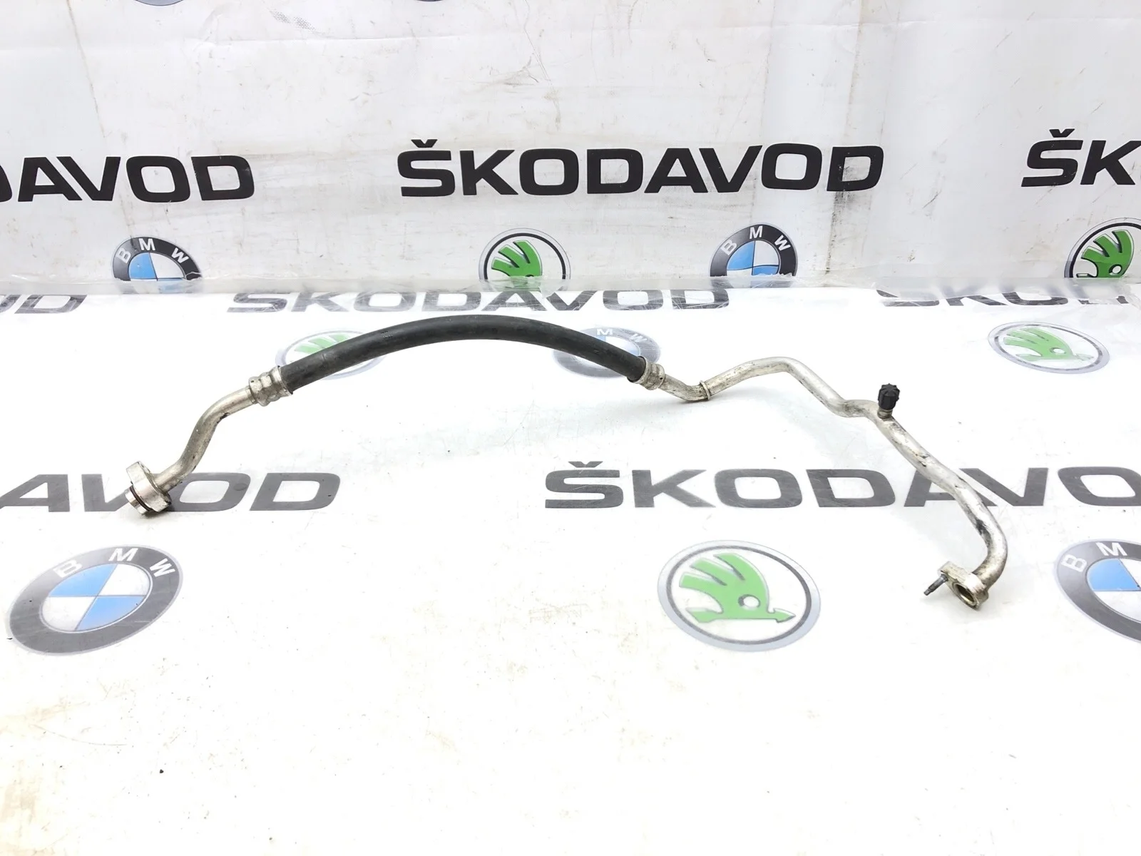 Трубка кондиционера толстая Skoda Octavia 2014 5Q0820743M A7 (5E)