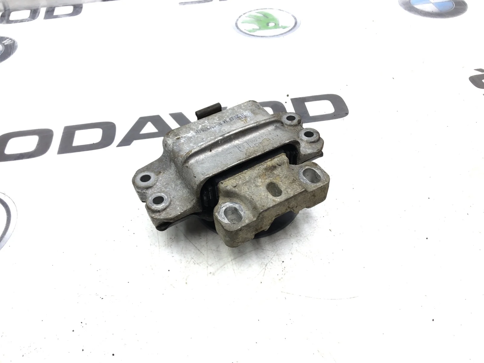 Опора МКПП Skoda Octavia 2012 1K0199555CA A5 (1Z) 1.2 CBZB, левая