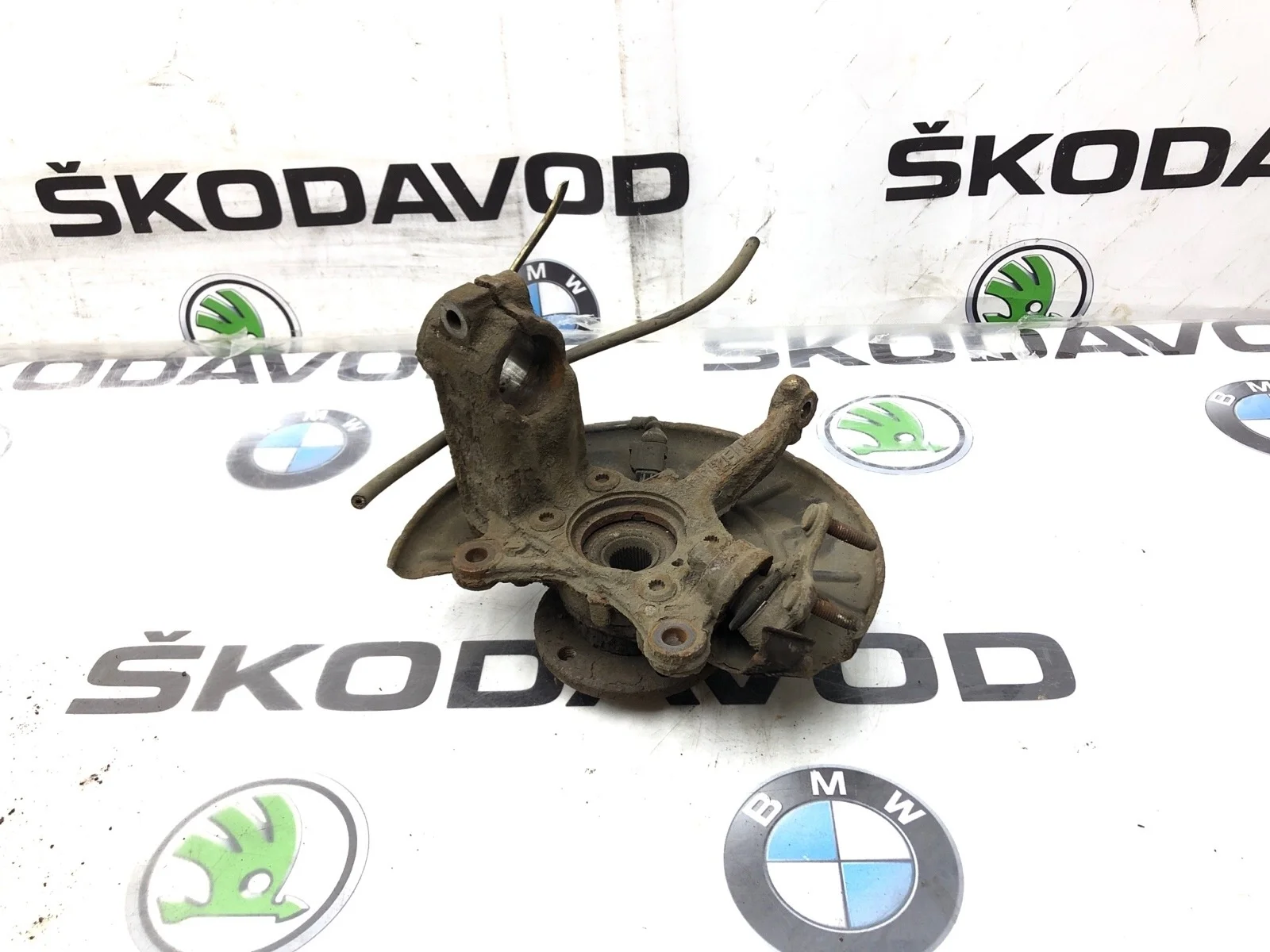 Кулак поворотный Skoda Octavia RS 2010 1K0407256AA A5 (1Z) 2.0 CCZA, передний правый