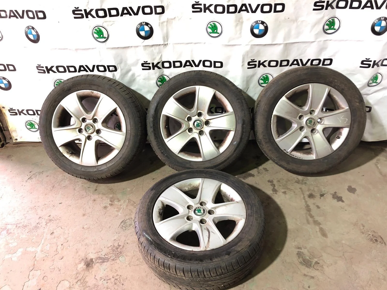 Диски колесные Skoda Octavia 2010 1Z0601025T A5 (1Z) 1.4 CAXA