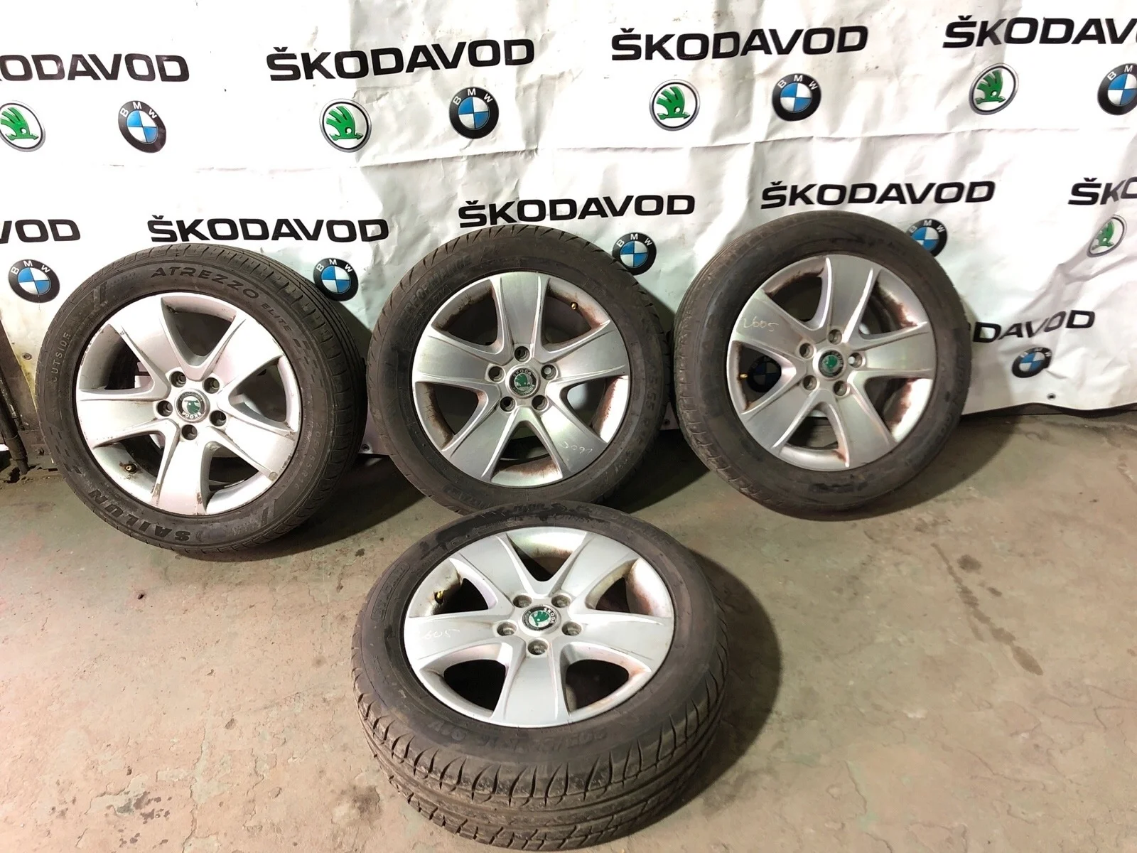 Диски колесные Skoda Octavia 2009 1Z0601025T A5 (1Z) 1.8 CDAB