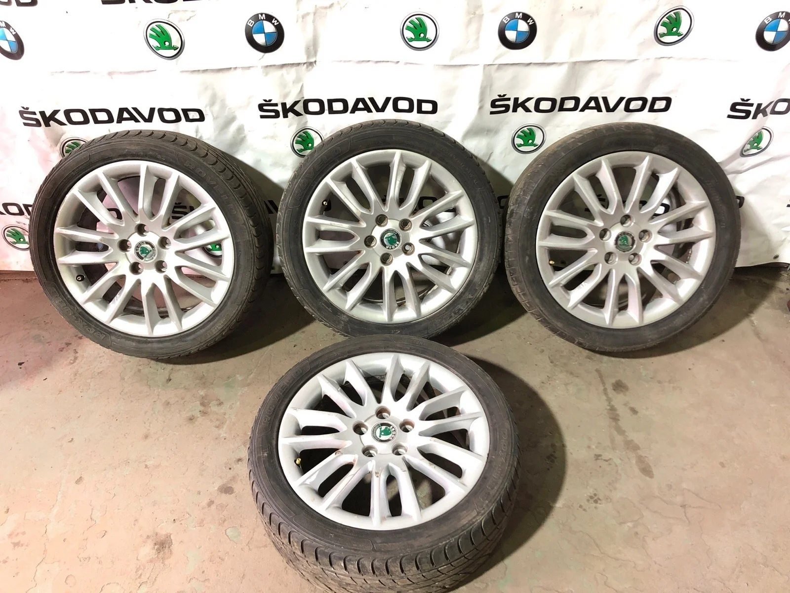 Диски колесные Skoda Octavia 2009 1Z0601025AB A5 (1Z)