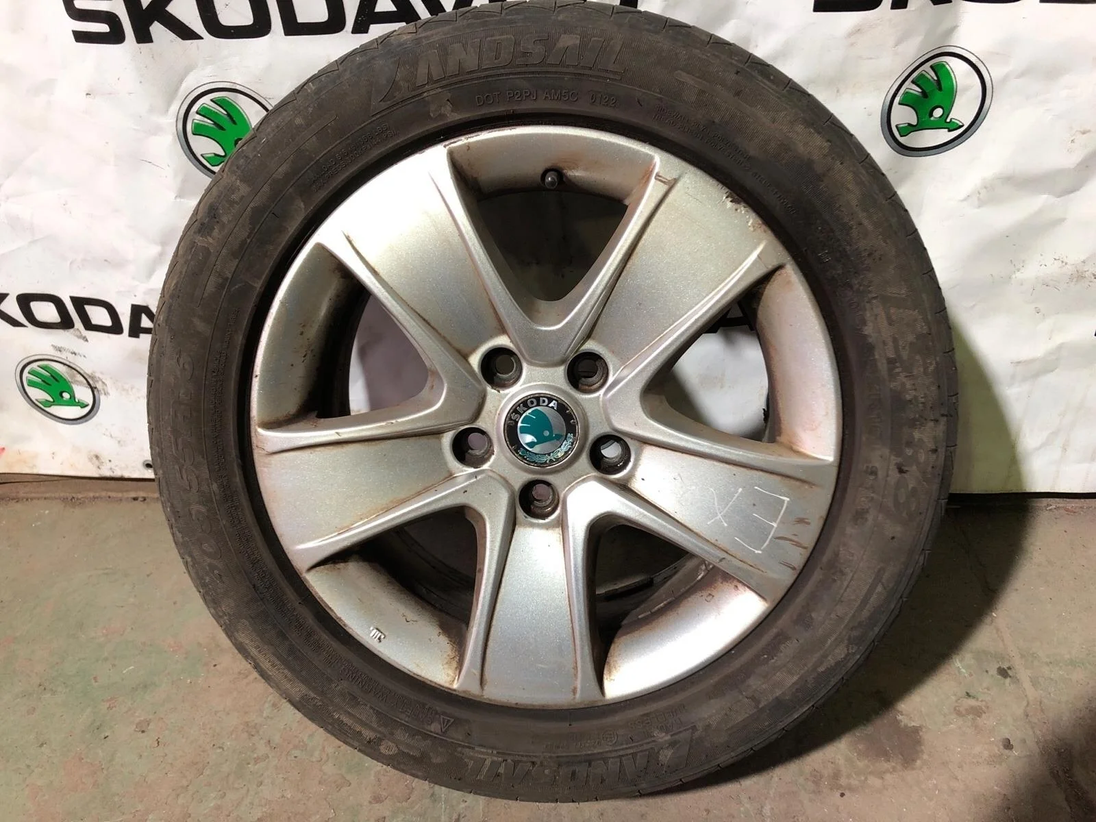 Диск колесный литой Skoda Octavia 2011 1Z0601025T A5 (1Z) 1.6 BSE