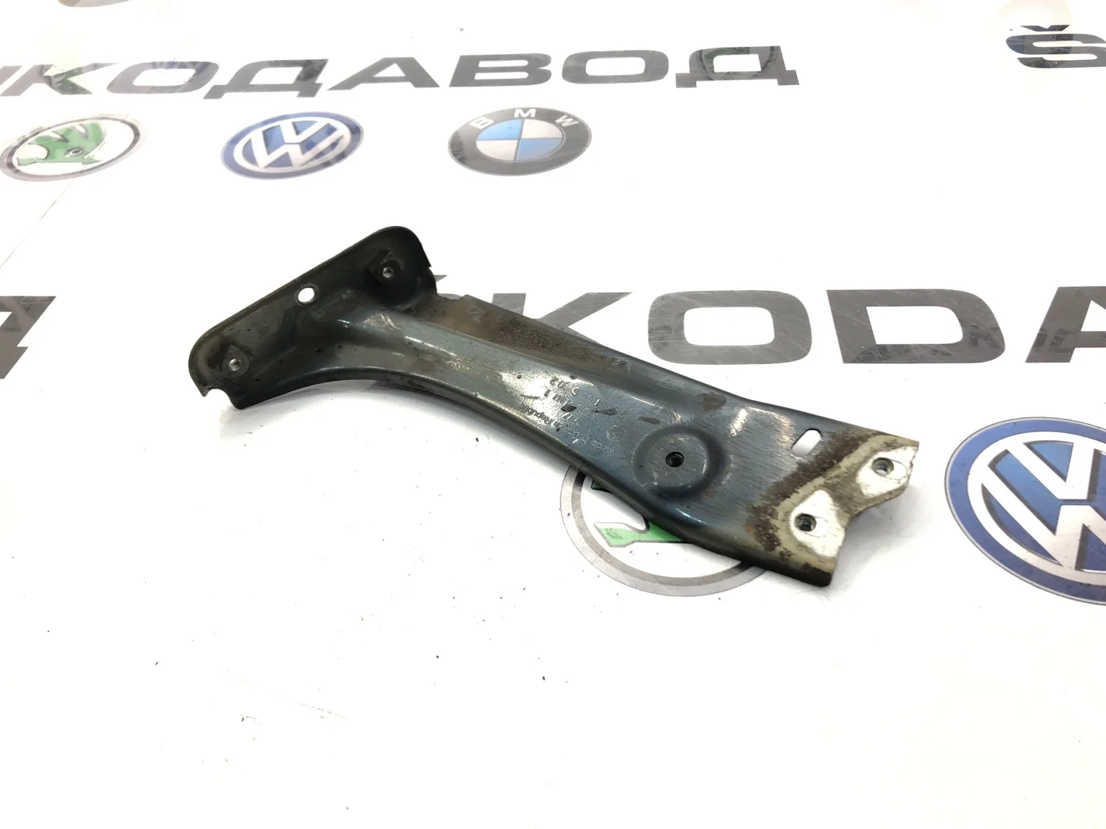 Кронштейн крыла Skoda Octavia 2015 5E0821141 A7 (5E) 2.0 CRMB, передний левый