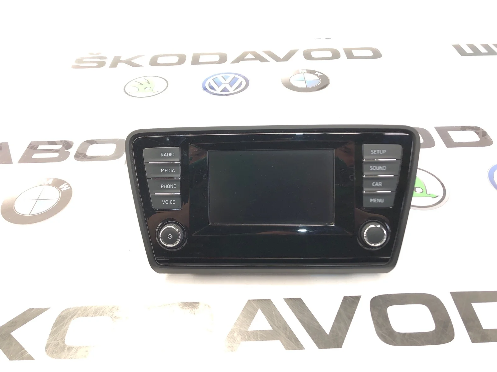 Экран магнитолы Skoda Octavia RS 2014 5E0919605B A7 (5E)