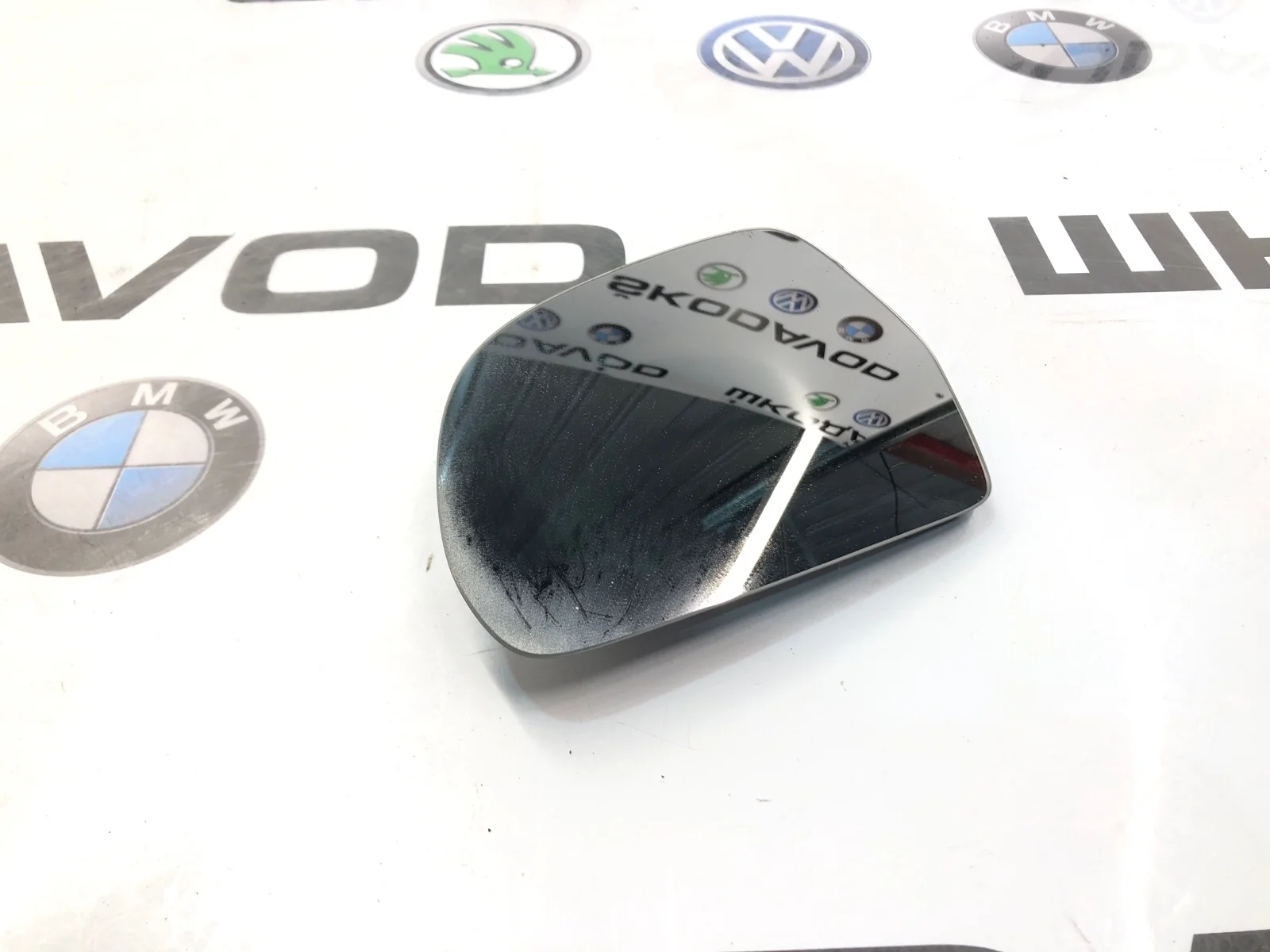 Зеркальный элемент Skoda Octavia 2011 4F0857535AE A5 (1Z), левый