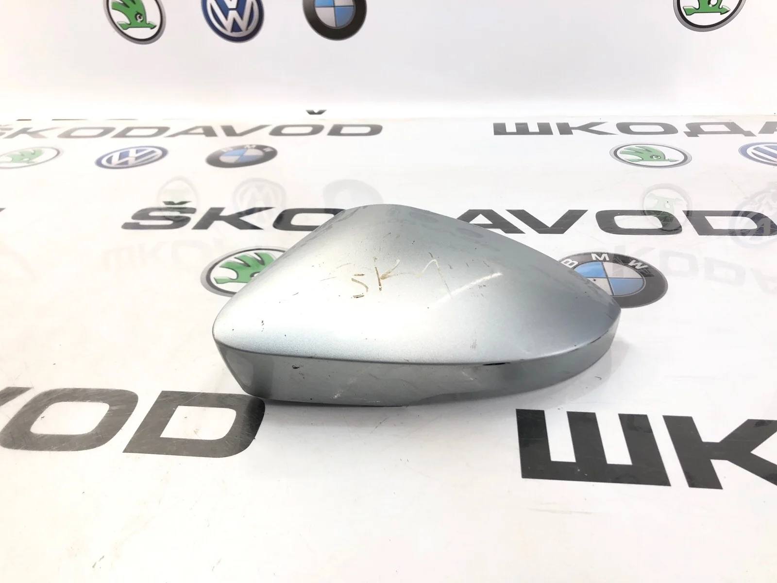 Колпак зеркала заднего вида Skoda Octavia 5E0857537AGRU A7 (5E), левый