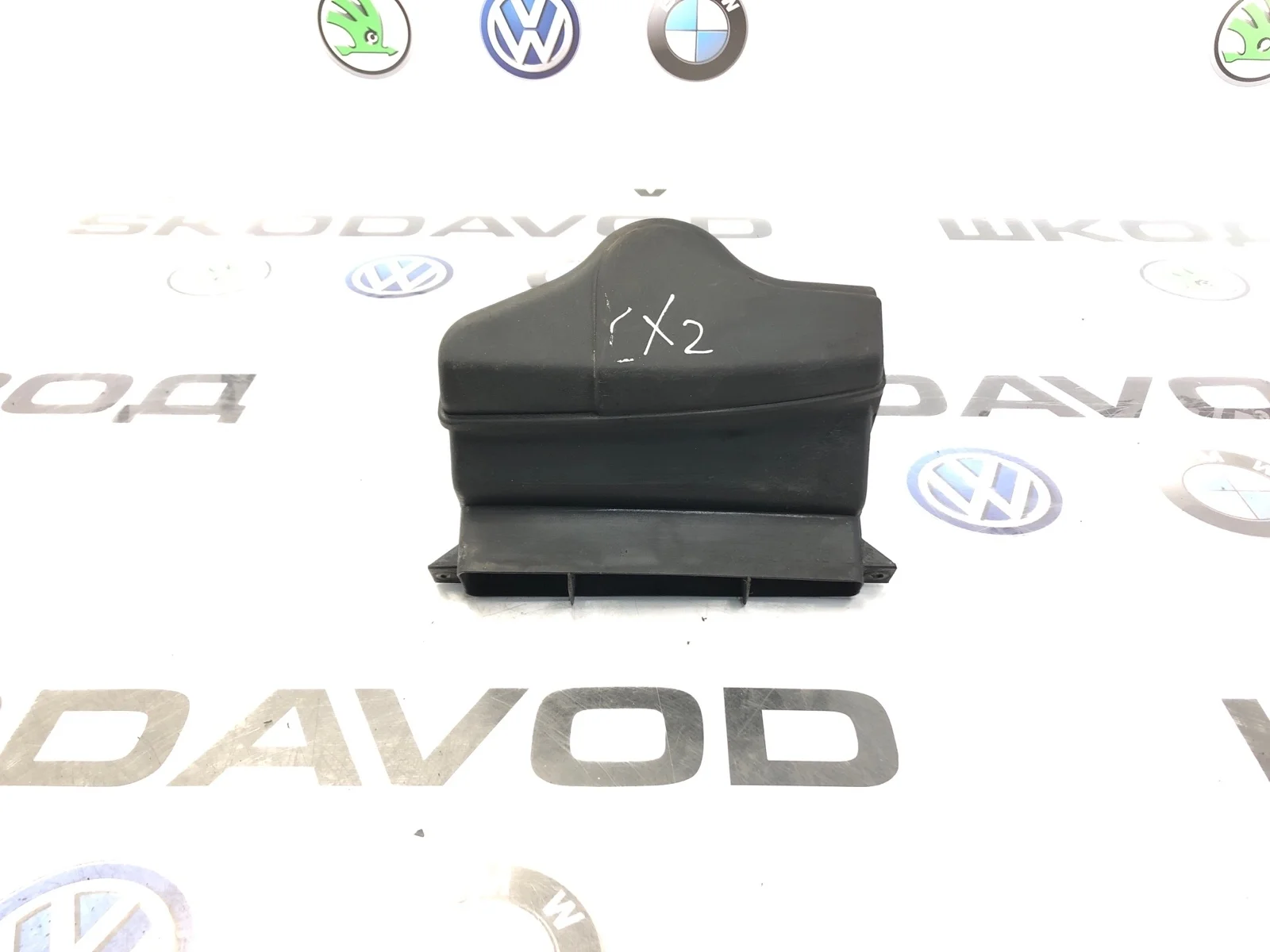 Воздухозаборник Skoda Octavia 2011 1K0805962 A5 (1Z) 1.6 BSE