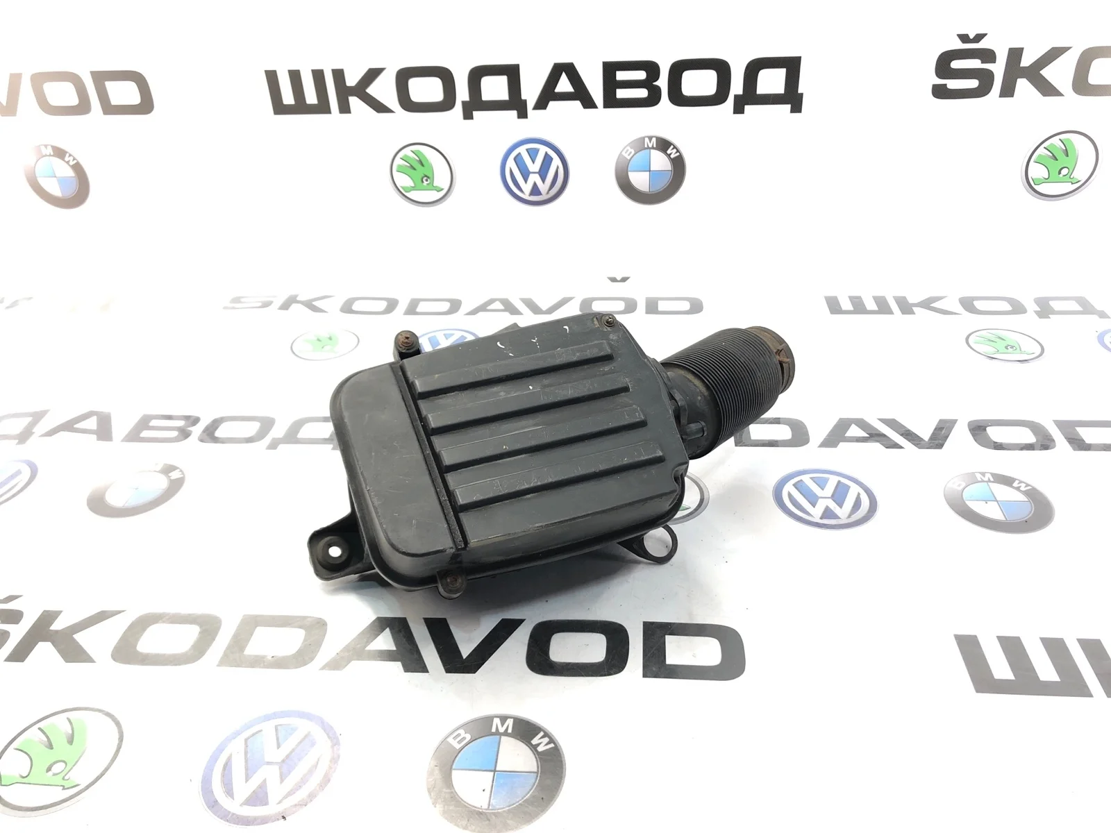 Корпус воздушного фильтра Skoda Octavia 2010 1K0129607AL A5 (1Z) 1.4 CAXA