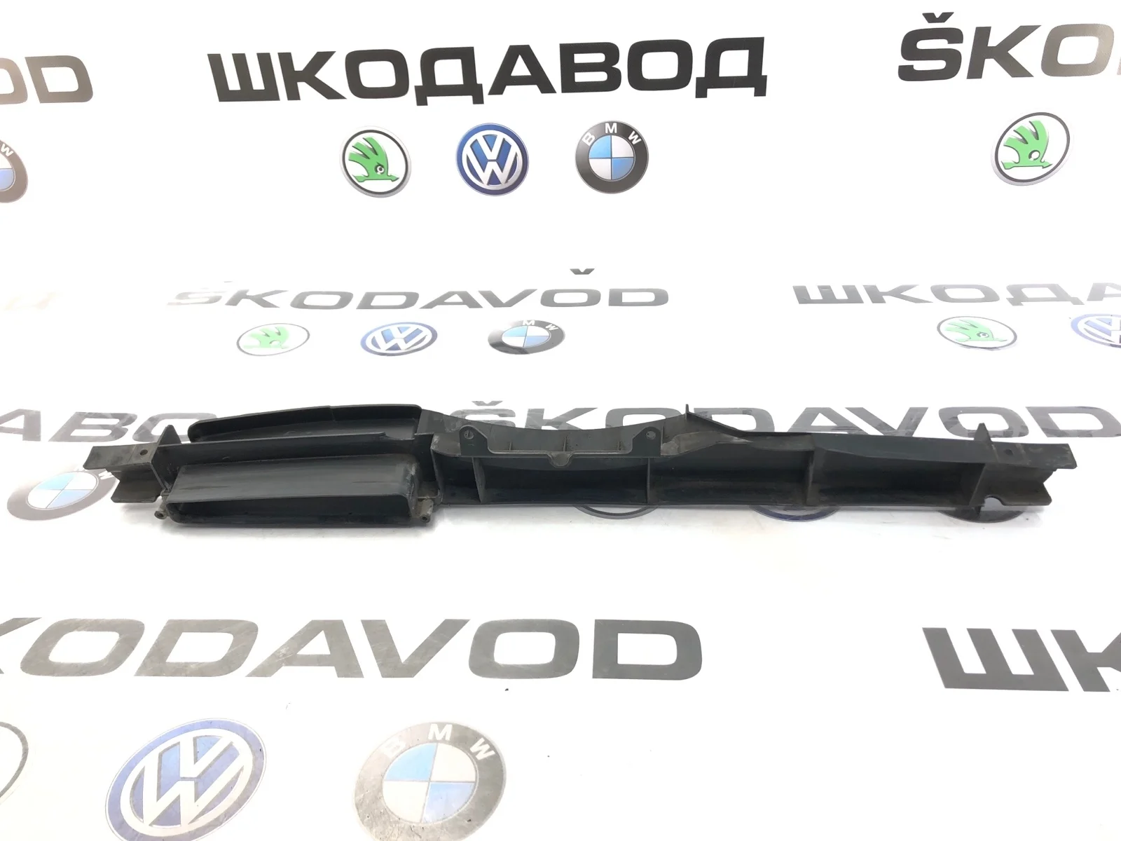 Воздухозаборник Skoda Octavia 2011 1Z0121285D A5 (1Z) 1.6 BSE