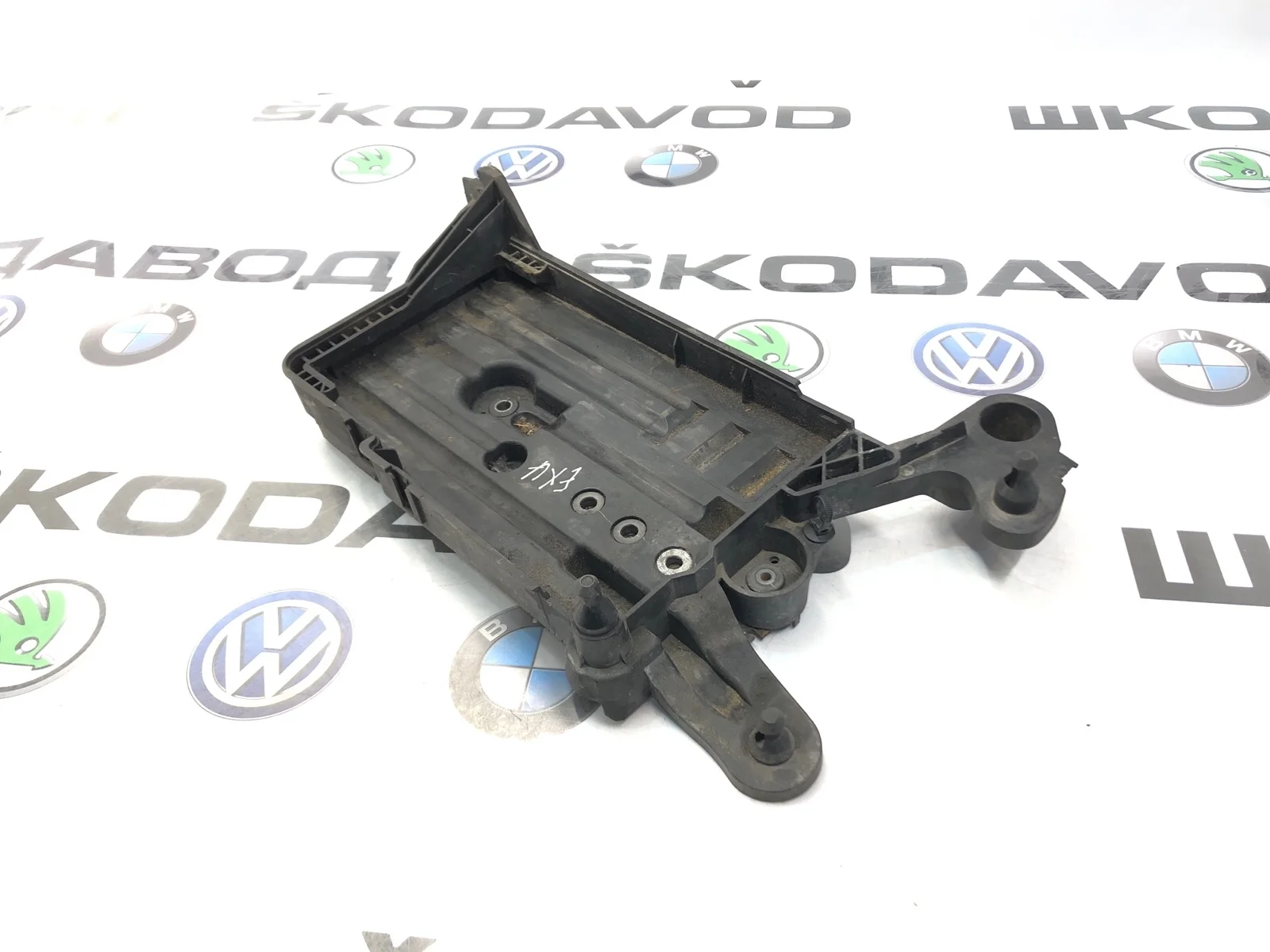 Площадка аккумулятора (АКБ) Skoda Octavia 2015 5Q0915321H A7 (5E) 2.0 CRMB